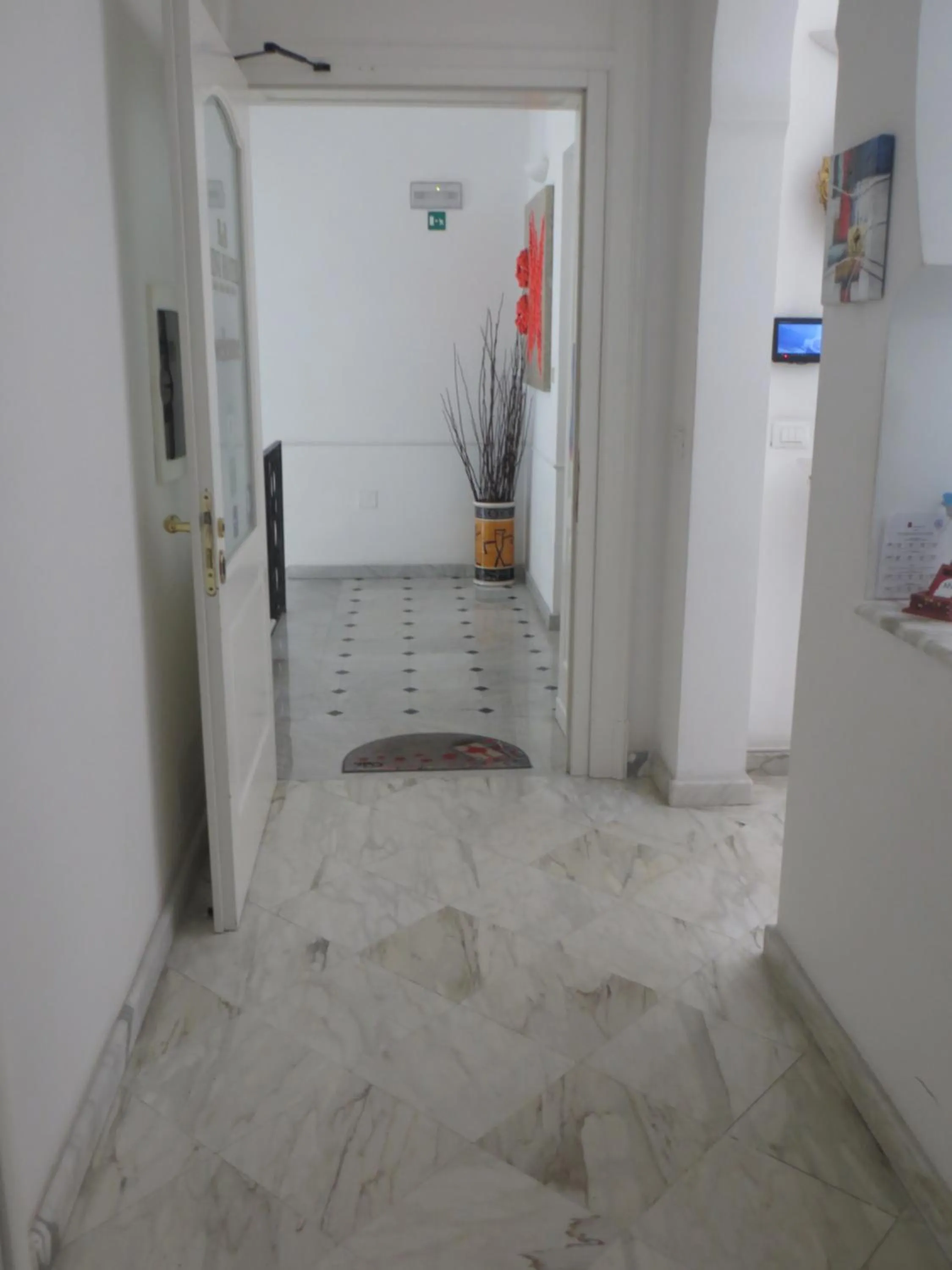 Lobby or reception in B&B Mini Hotel Incity-close train station and port-