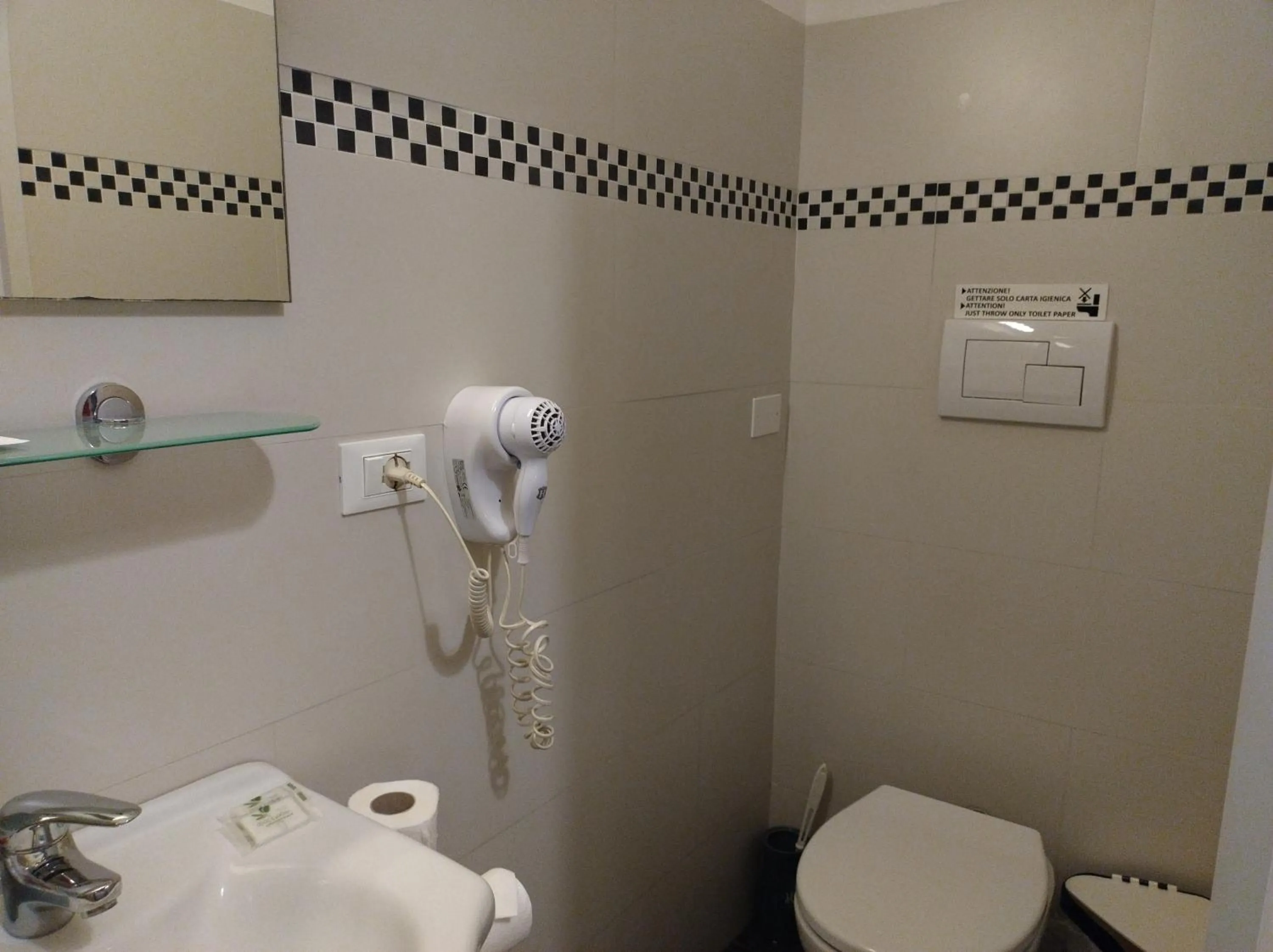 B&B Mini Hotel Incity-close train station and port-