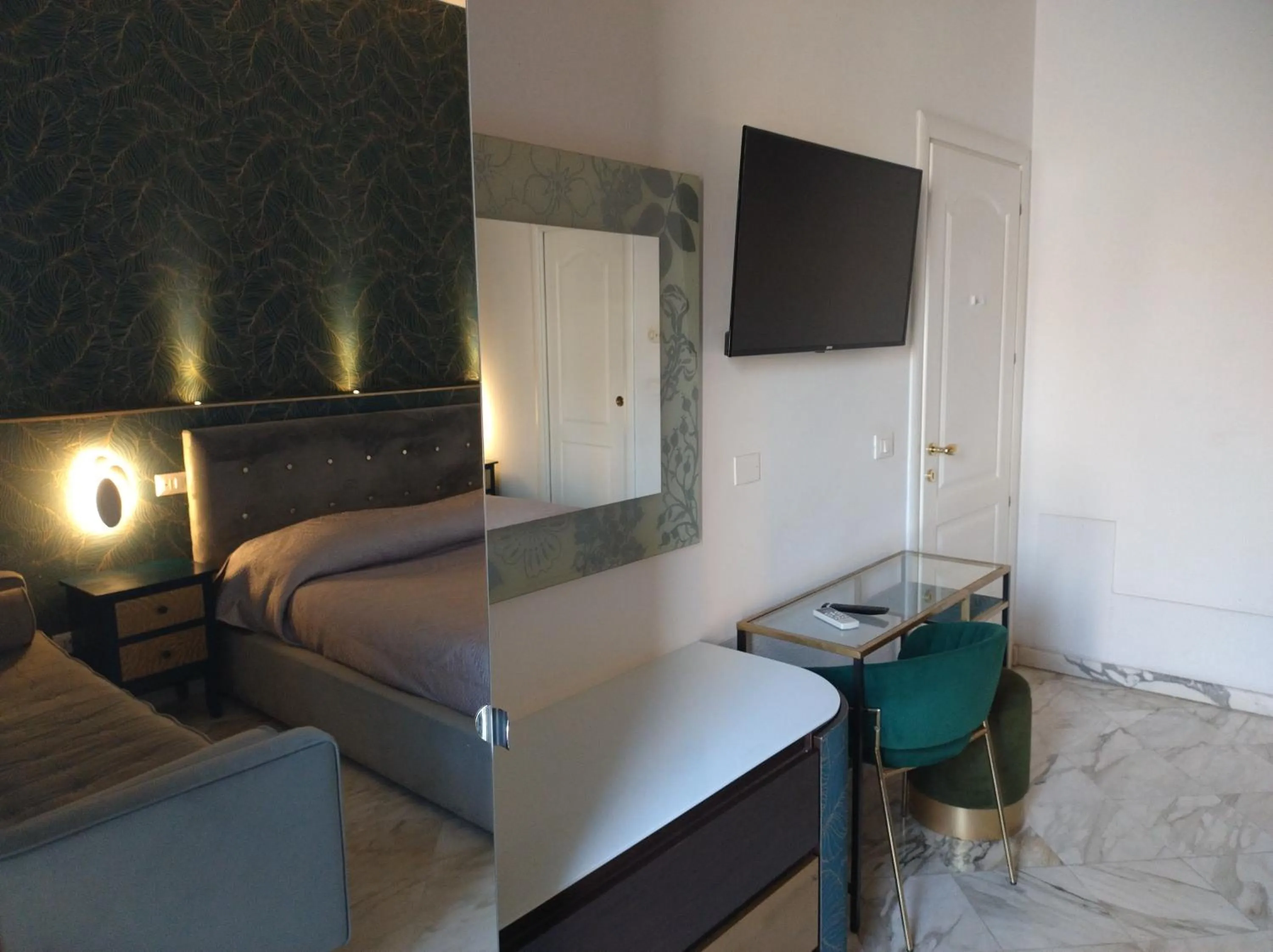 Bed in B&B Mini Hotel Incity-close train station and port-