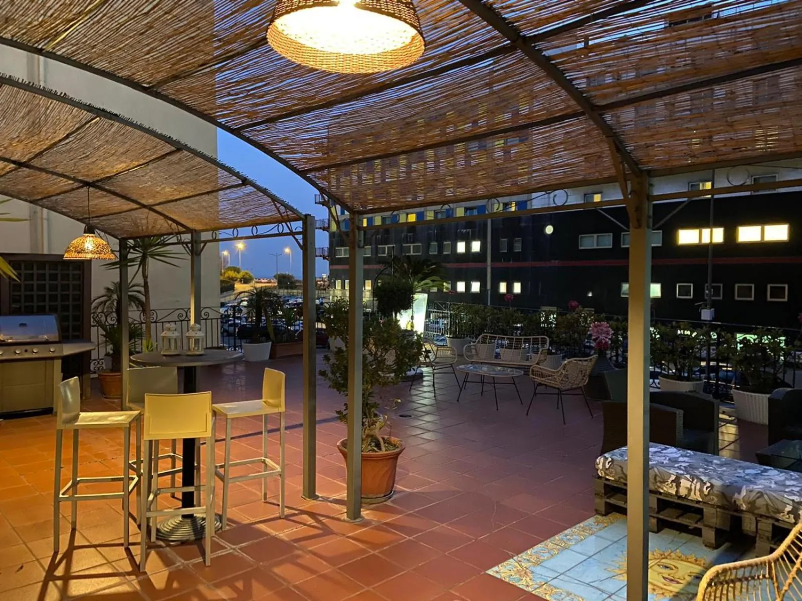 Patio in B&B Mini Hotel Incity-close train station and port-