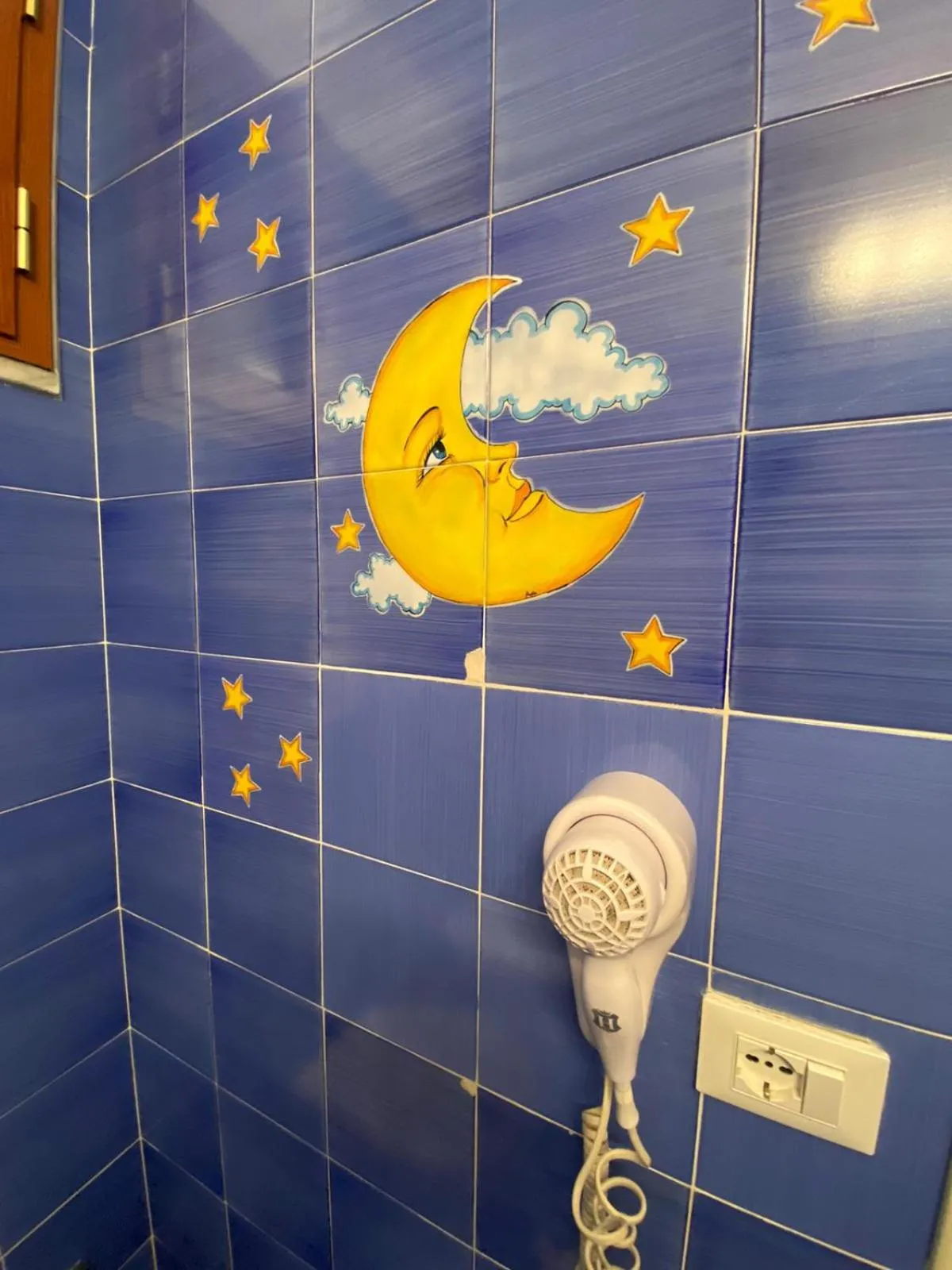 Bathroom in B&B Mini Hotel Incity-close train station and port-