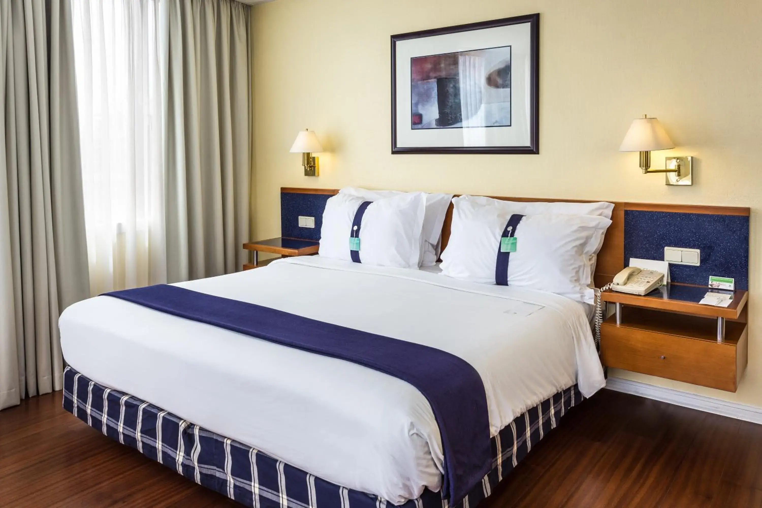 Photo of the whole room, Bed in Holiday Inn Lisbon by IHG Photo of the whole room, Bed in Holiday Inn Lisbon by IHG