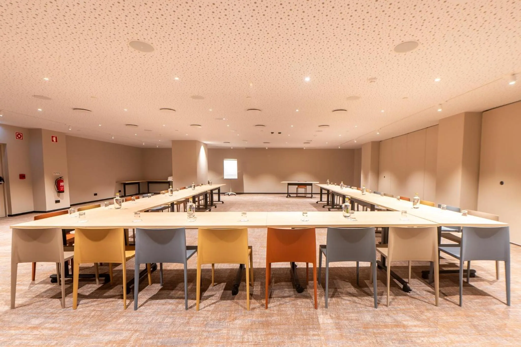 Meeting/conference room in Holiday Inn Lisbon by IHG