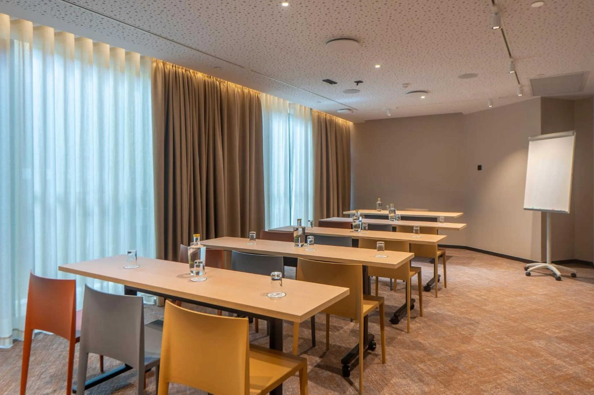 Meeting/conference room in Holiday Inn Lisbon by IHG