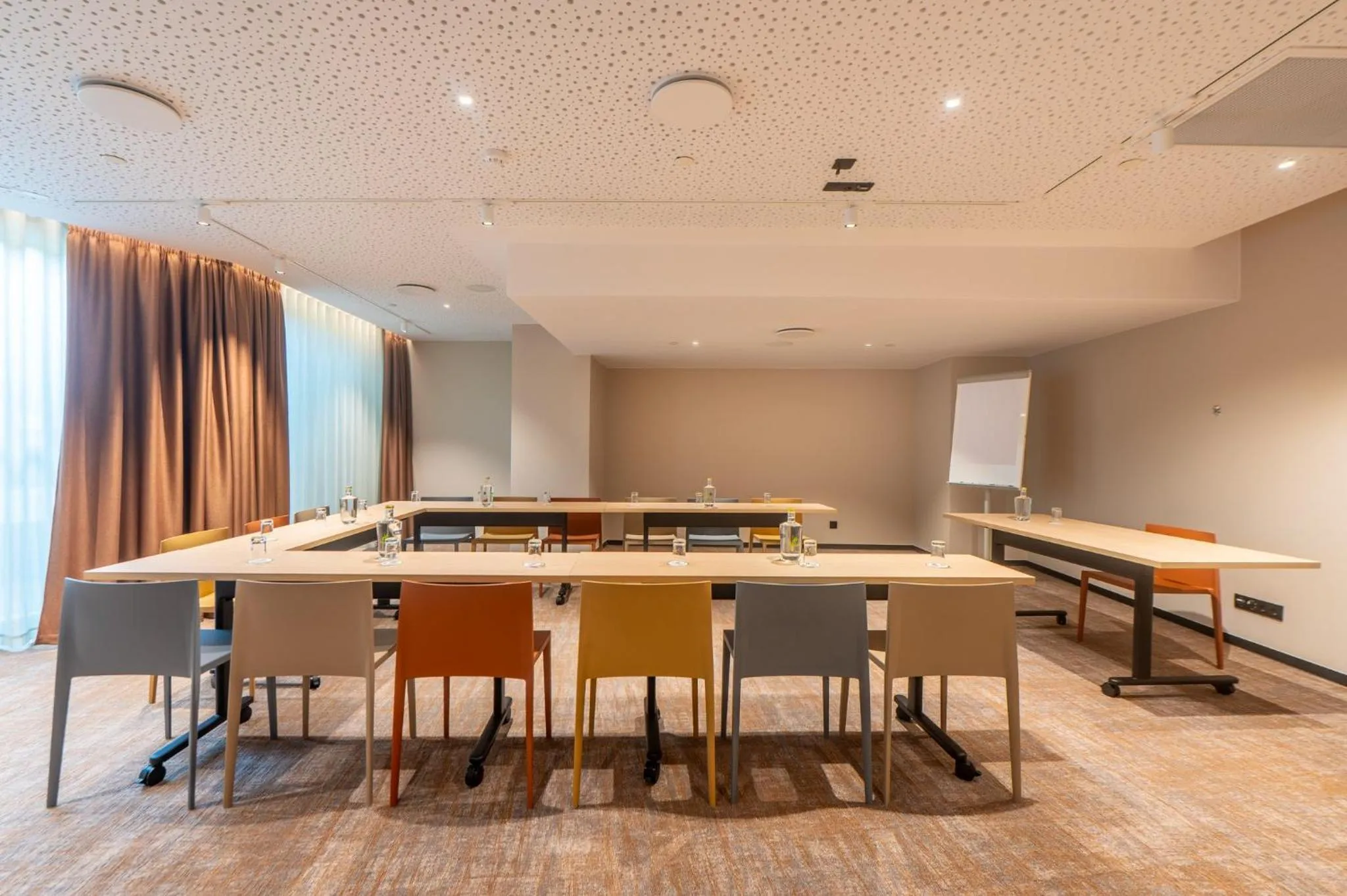 Meeting/conference room in Holiday Inn Lisbon by IHG