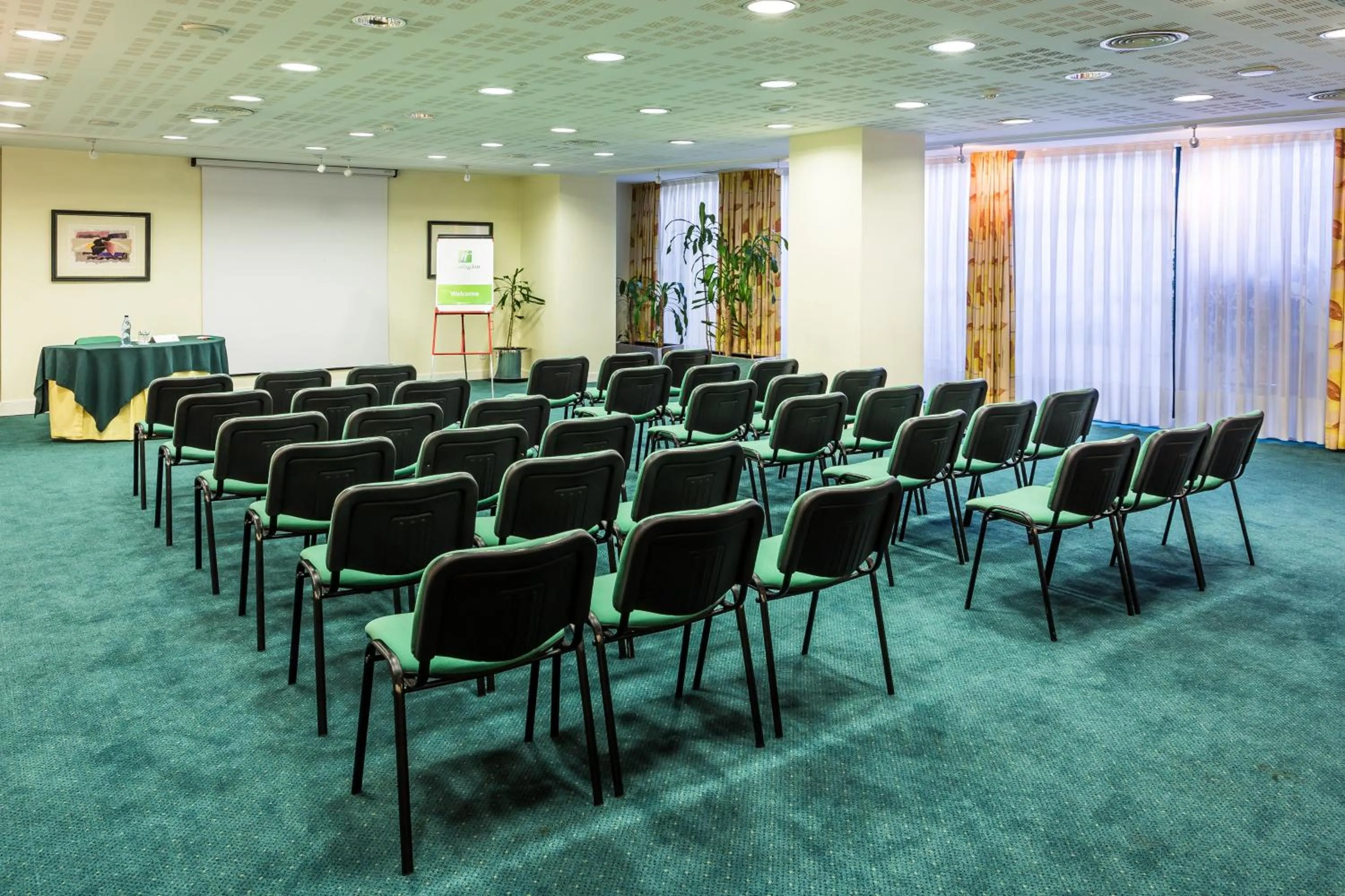 Meeting/conference room in Holiday Inn Lisbon by IHG