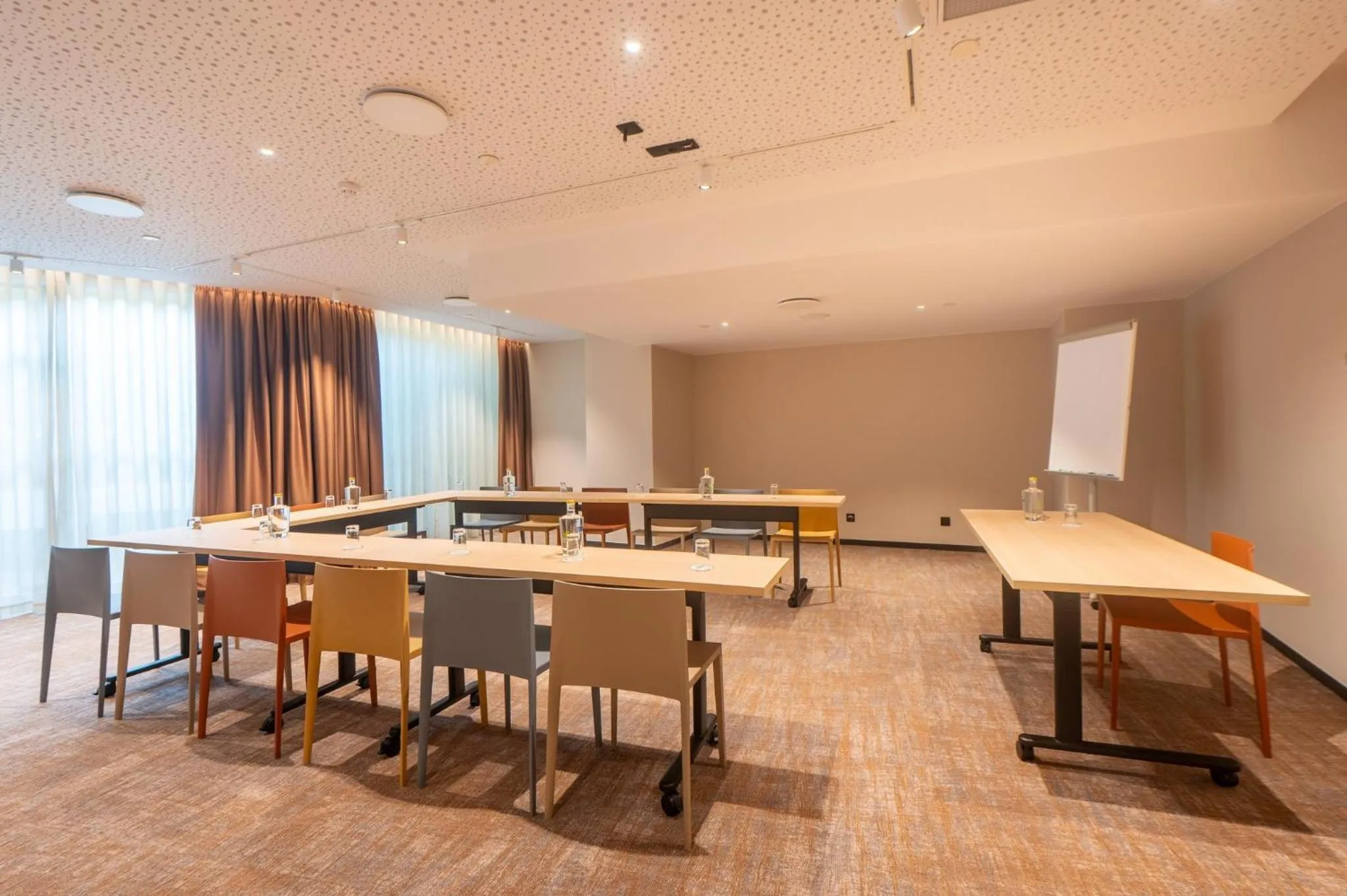 Meeting/conference room in Holiday Inn Lisbon by IHG