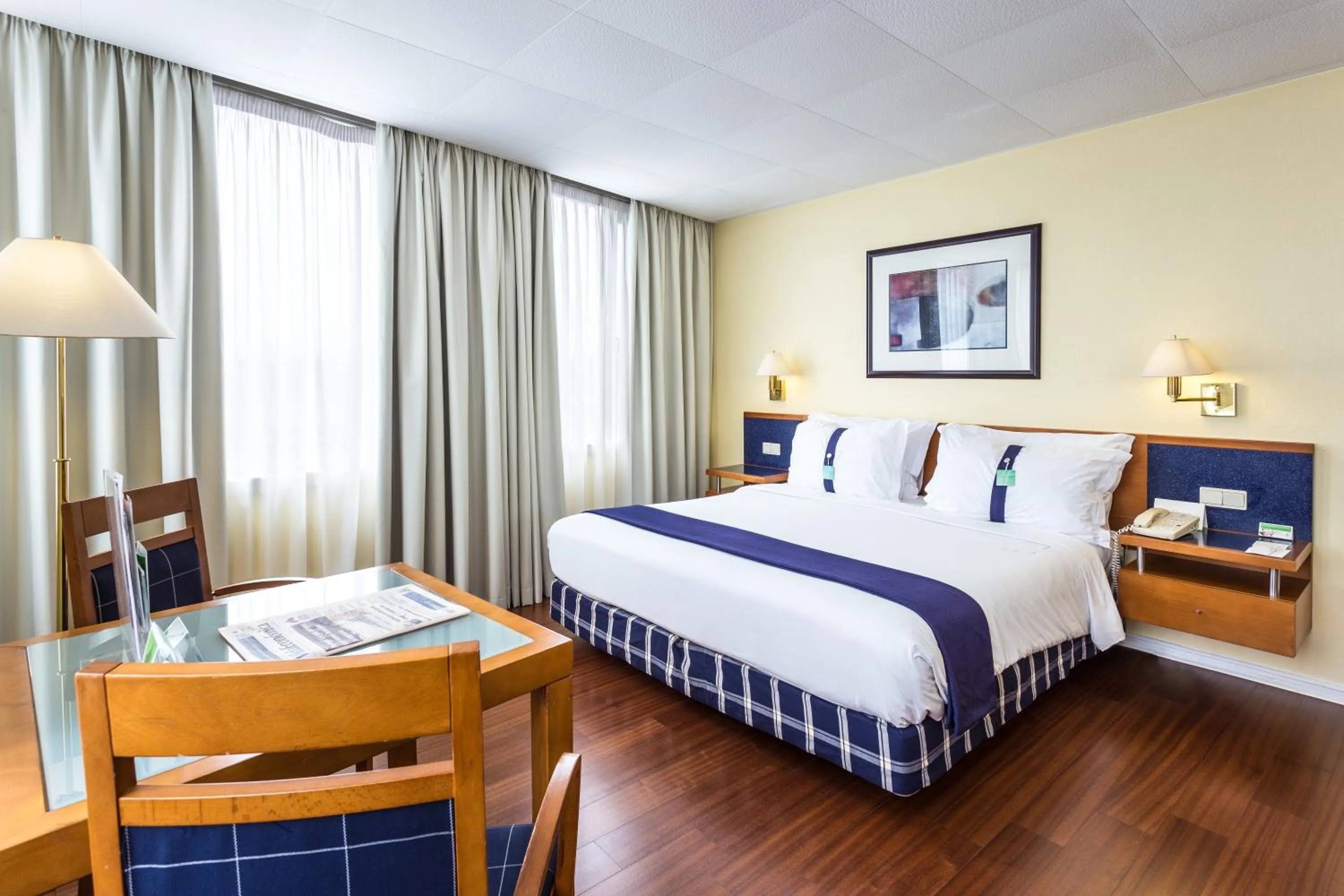 Bedroom, Bed in Holiday Inn Lisbon by IHG
