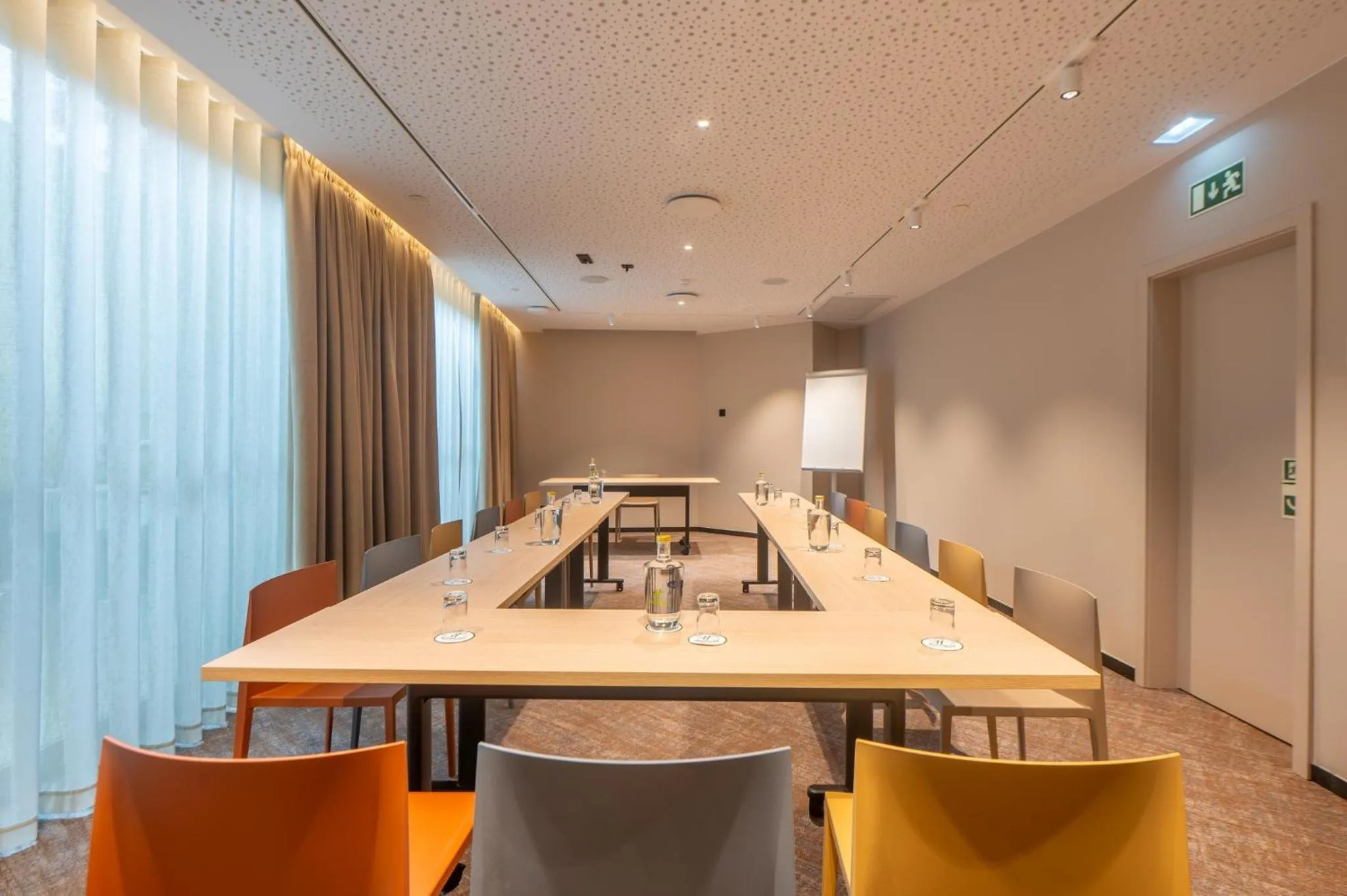 Meeting/conference room in Holiday Inn Lisbon by IHG