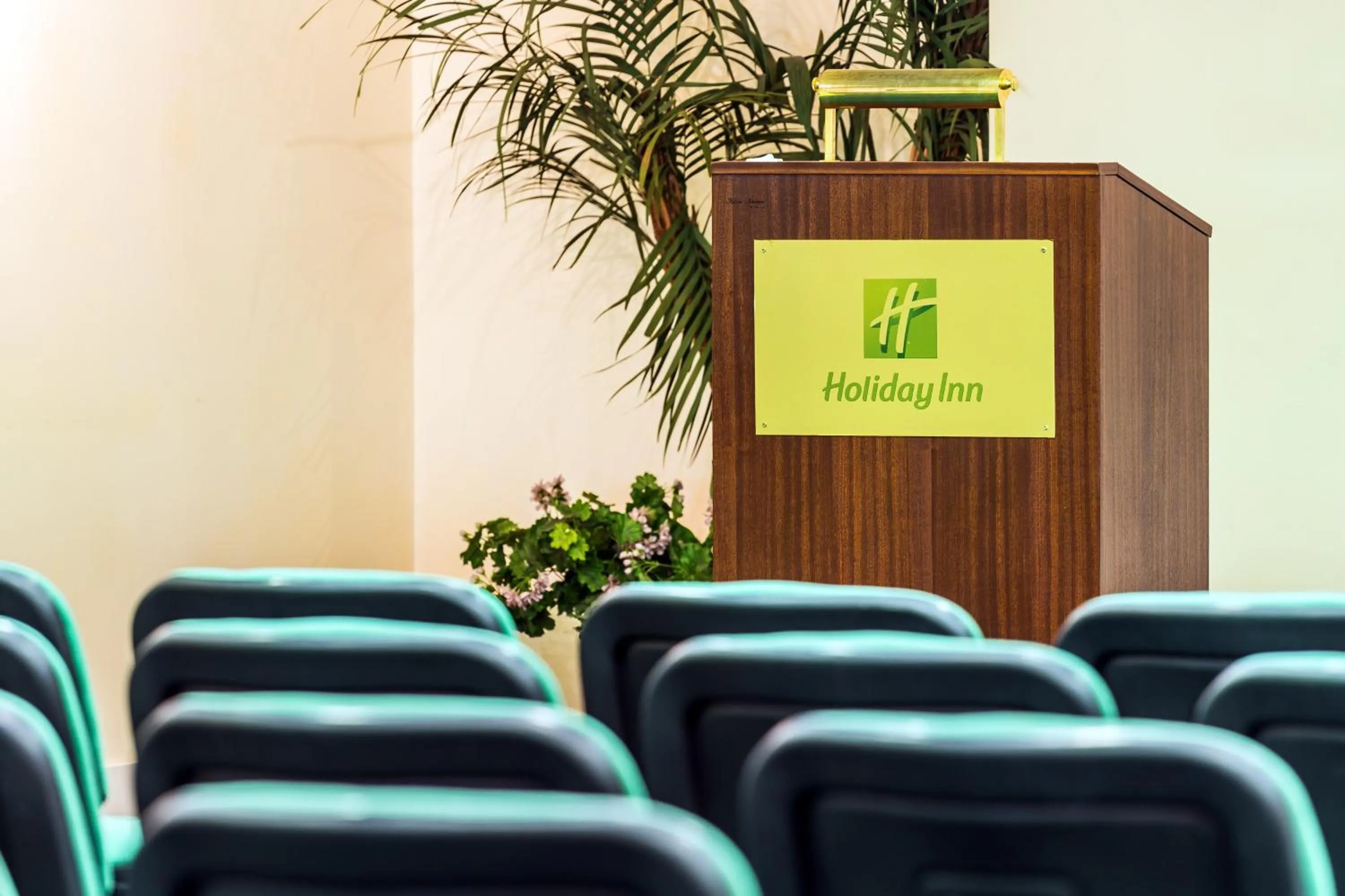 Meeting/conference room in Holiday Inn Lisbon by IHG