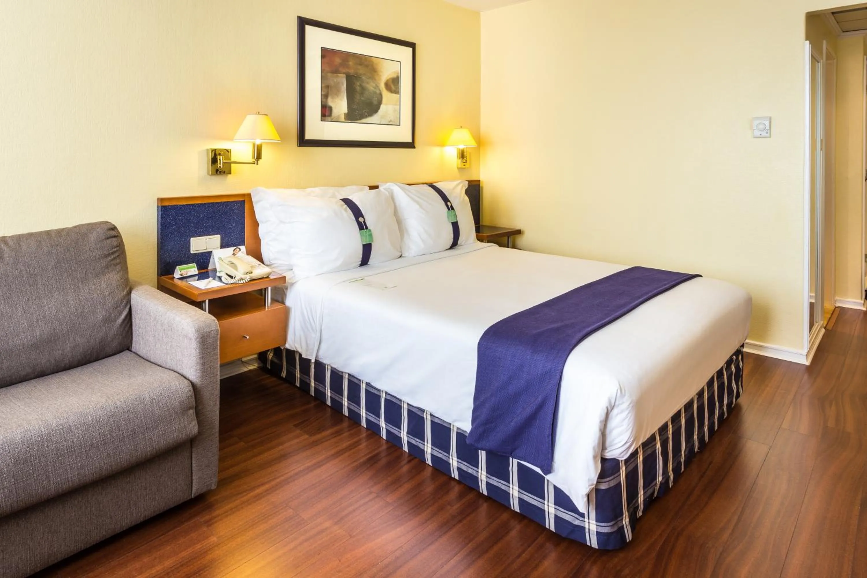 Bedroom, Bed in Holiday Inn Lisbon by IHG