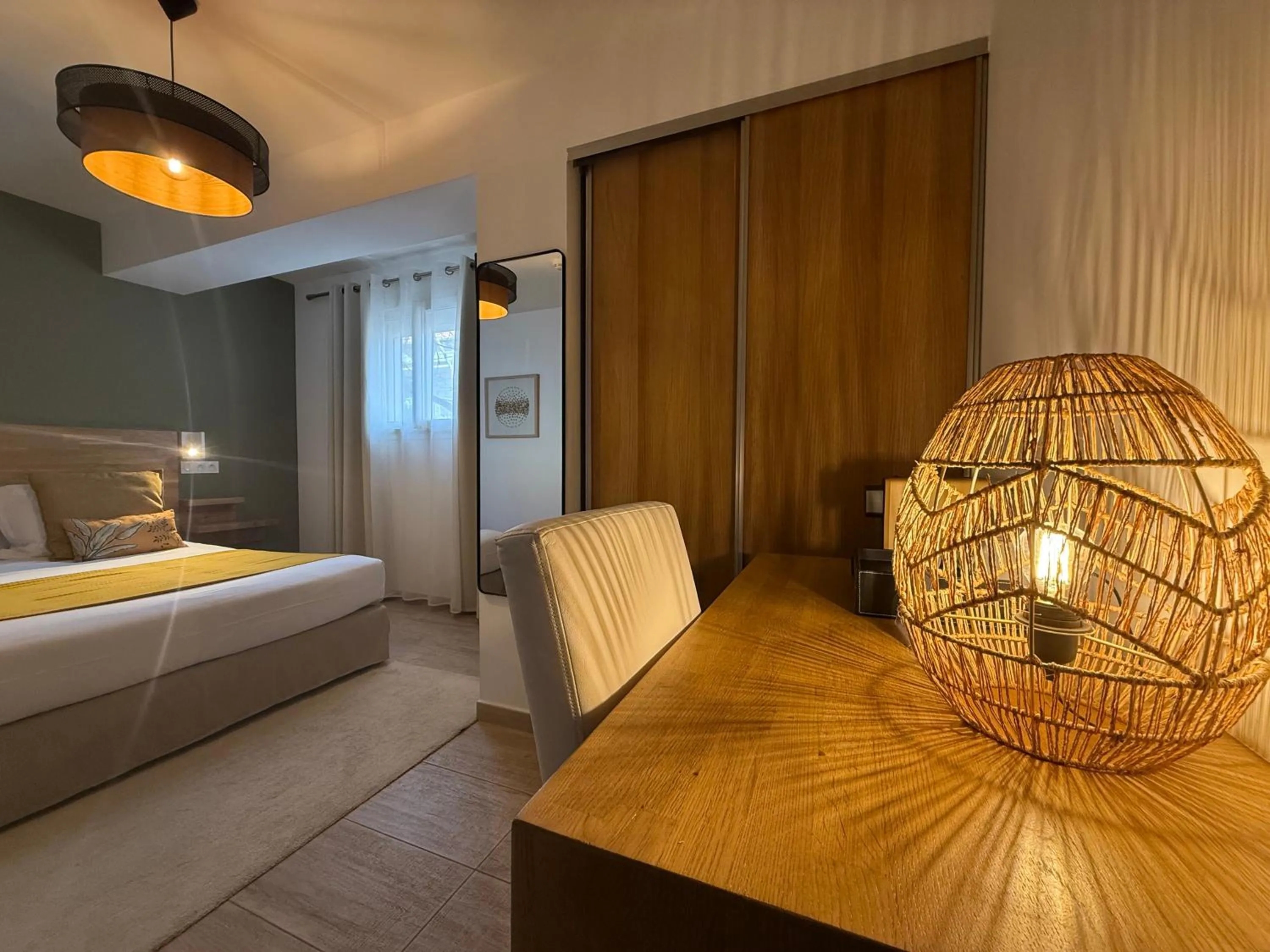 Bed in Hôtel Le Mistral