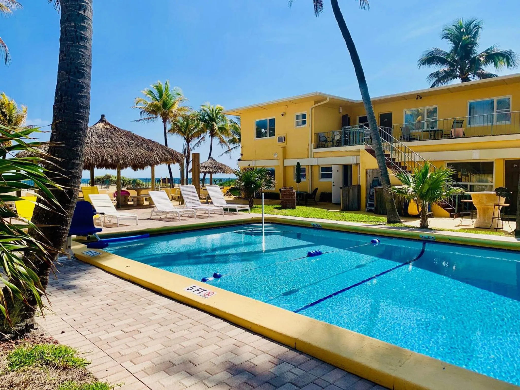 Swimming pool in Ebb Tide Resort