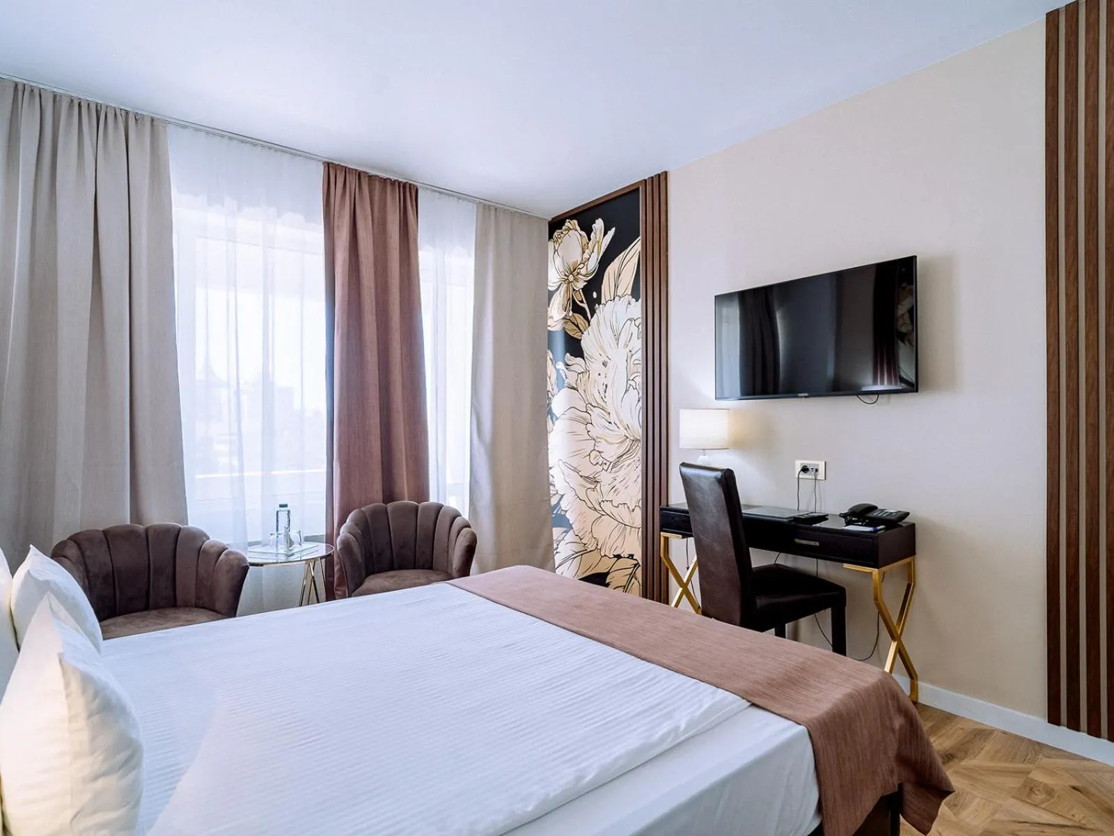 Bed in Continental Forum Oradea