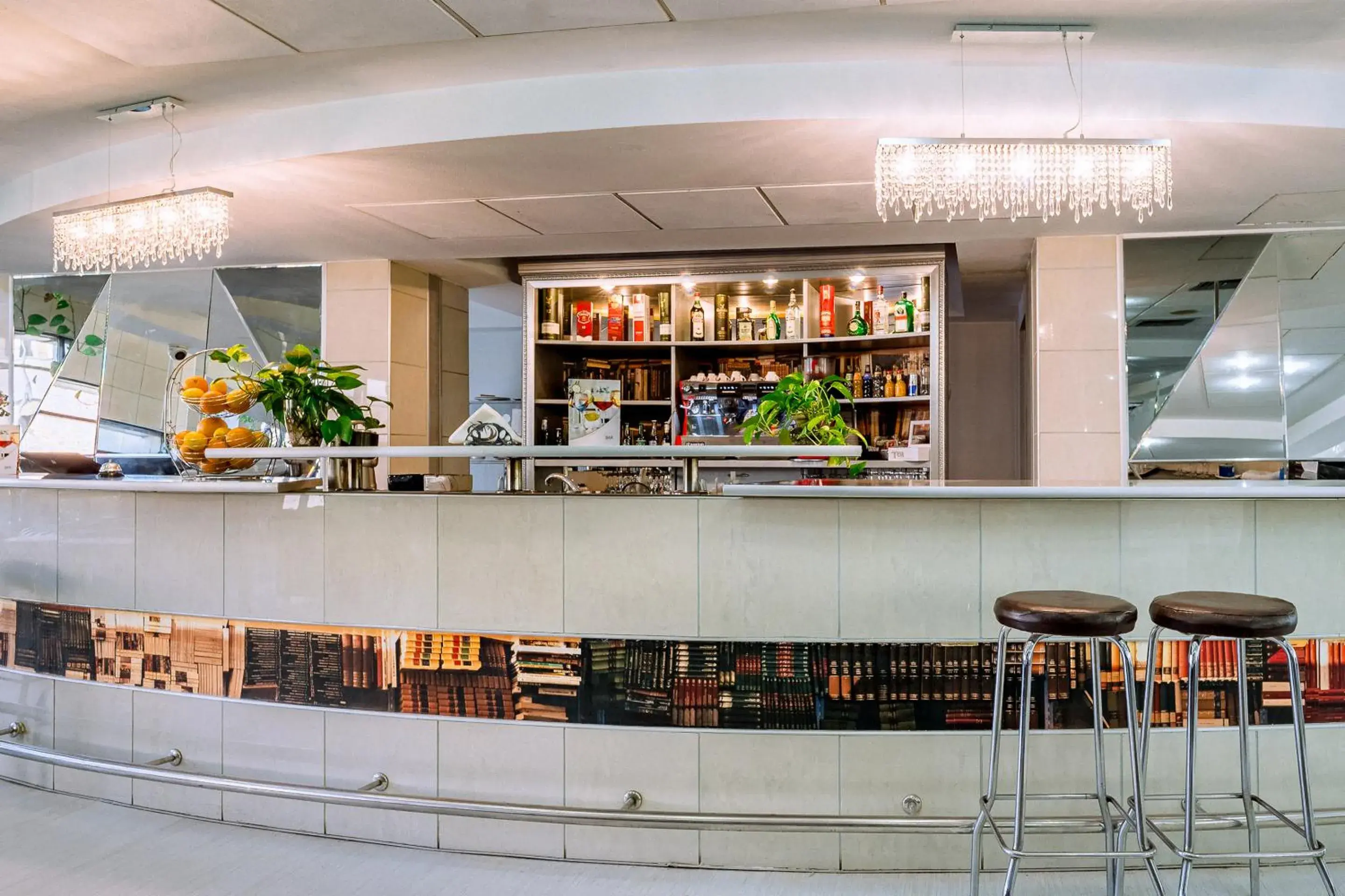 Lounge or bar in Continental Forum Oradea Lounge or bar in Continental Forum Oradea