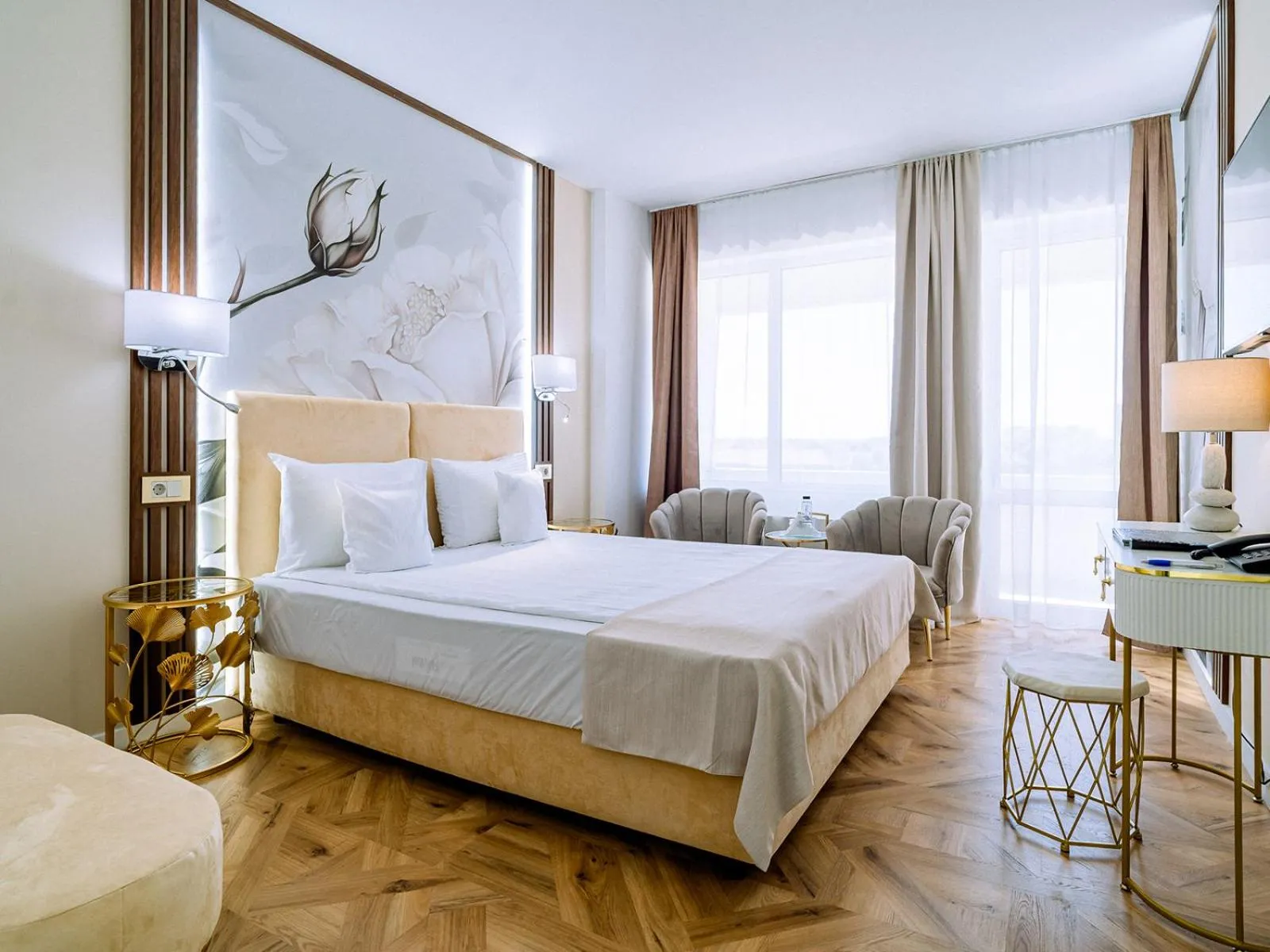 Bed in Continental Forum Oradea