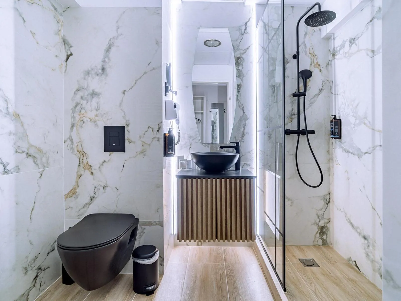 Shower in Continental Forum Oradea