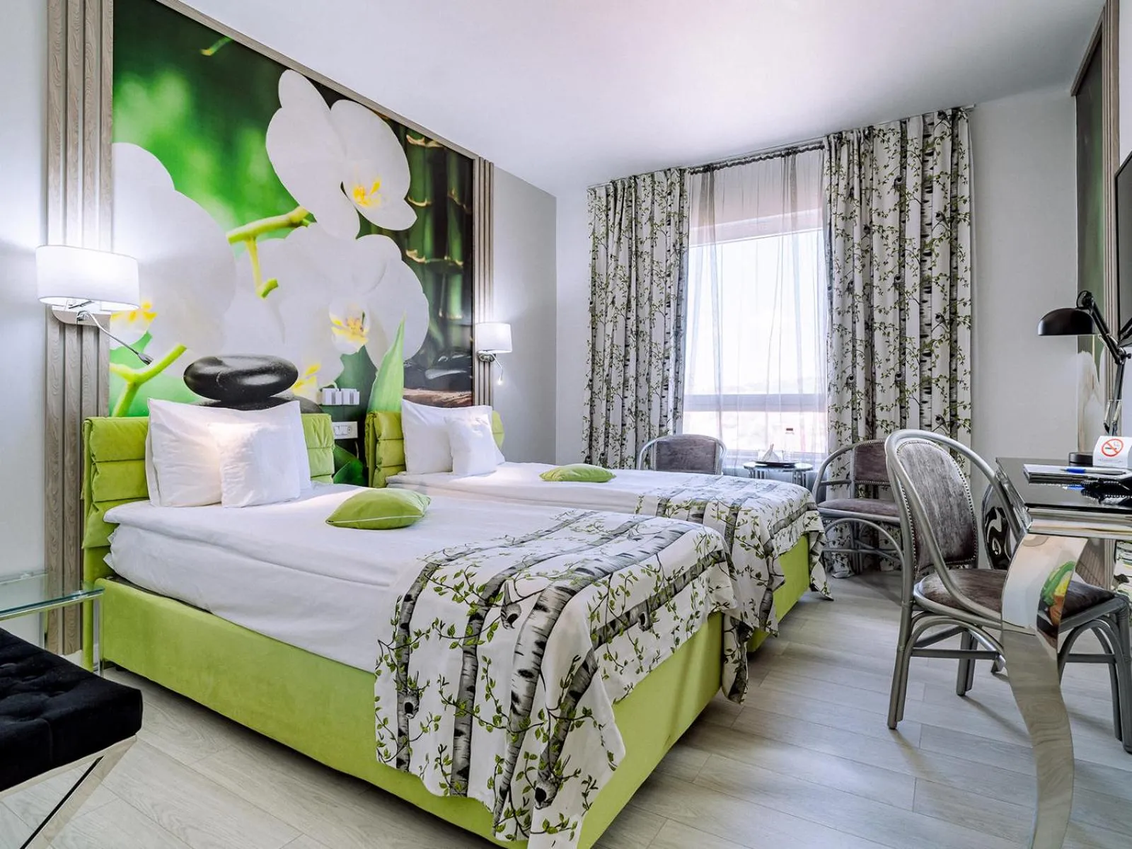 Photo of the whole room, Bed in Continental Forum Oradea