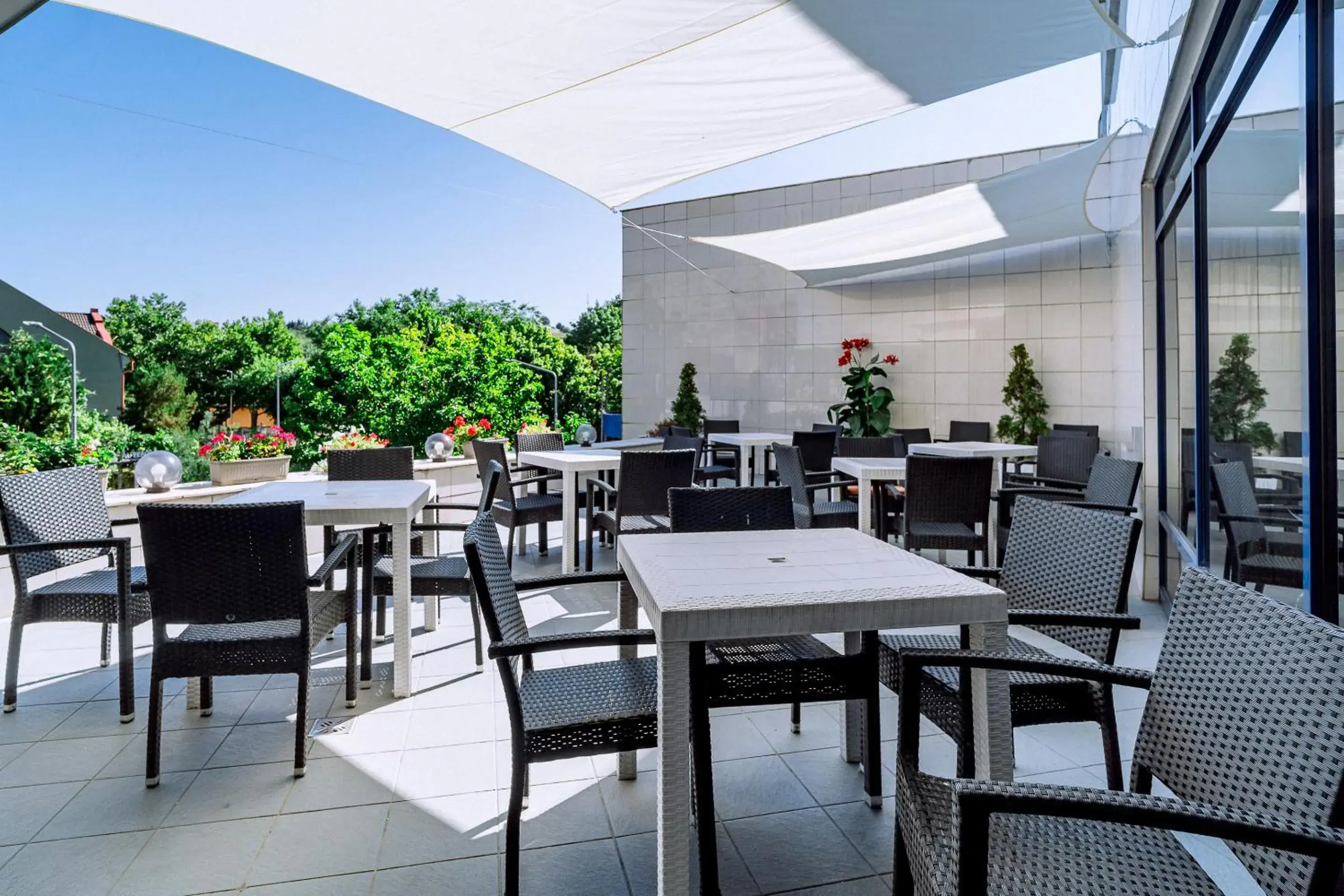 Restaurant/places to eat in Continental Forum Oradea Restaurant/places to eat in Continental Forum Oradea