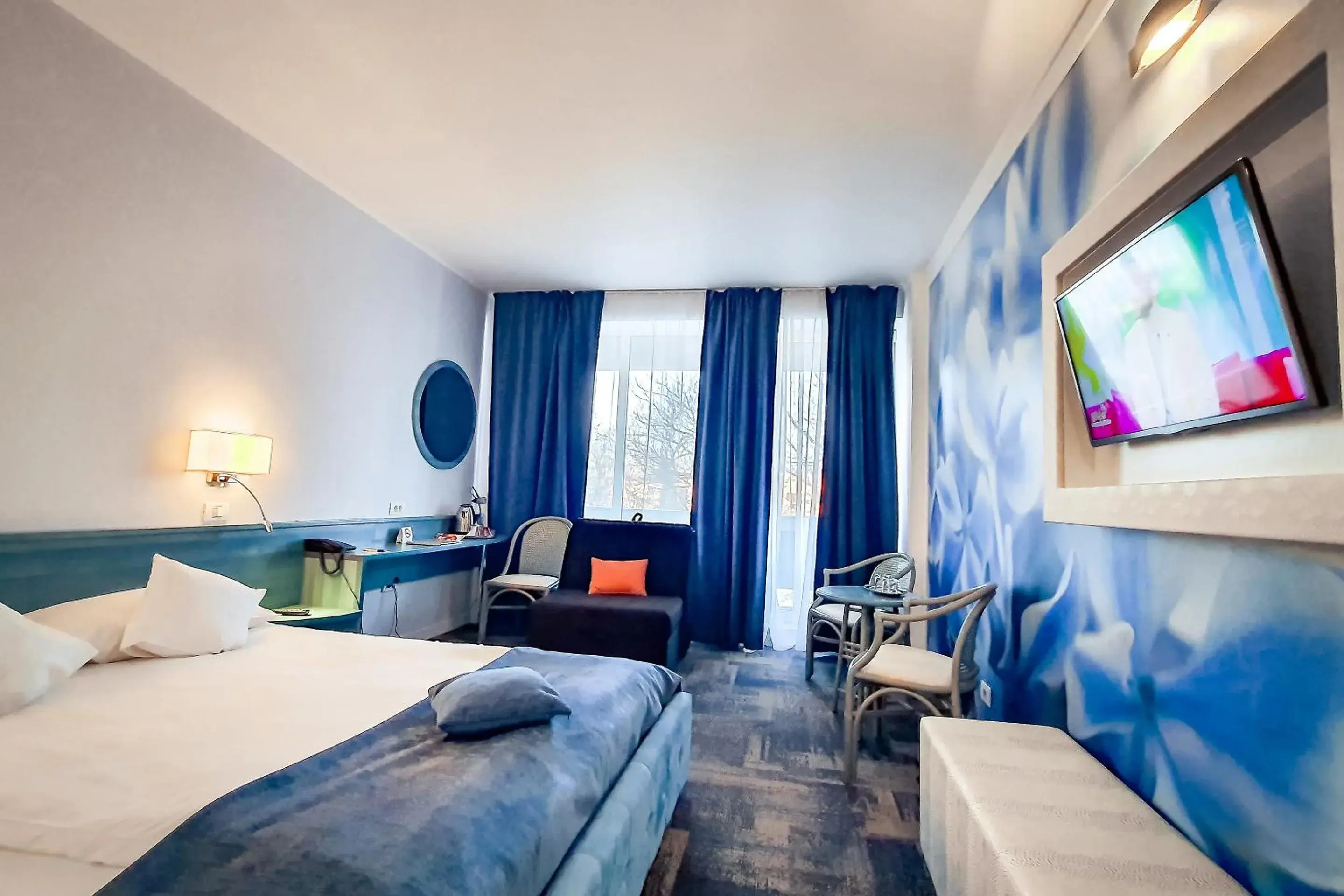 Bedroom, Bed in Continental Forum Arad Bedroom, Bed in Continental Forum Arad