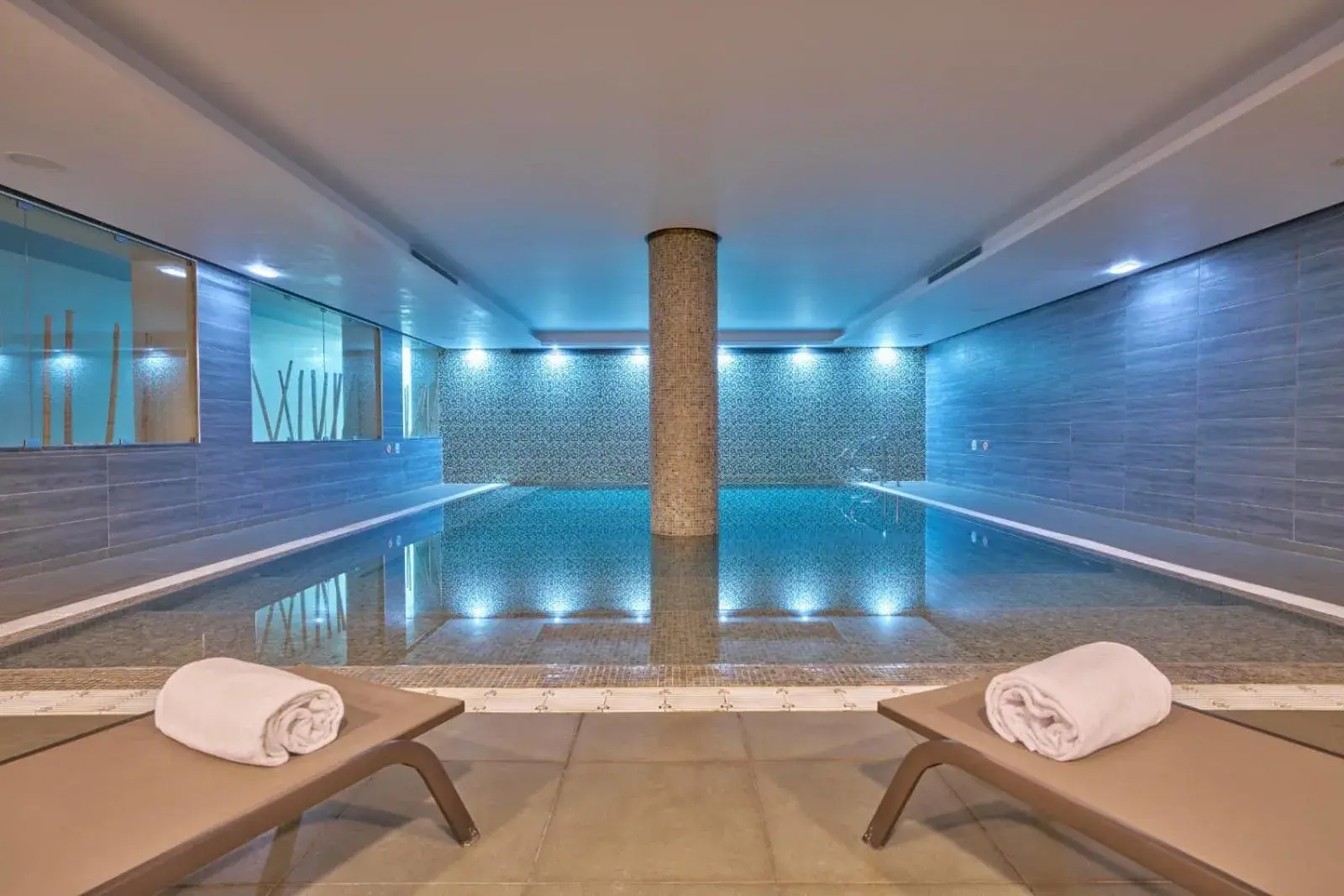 Swimming pool in Hotel Do Caracol Swimming pool in Hotel Do Caracol