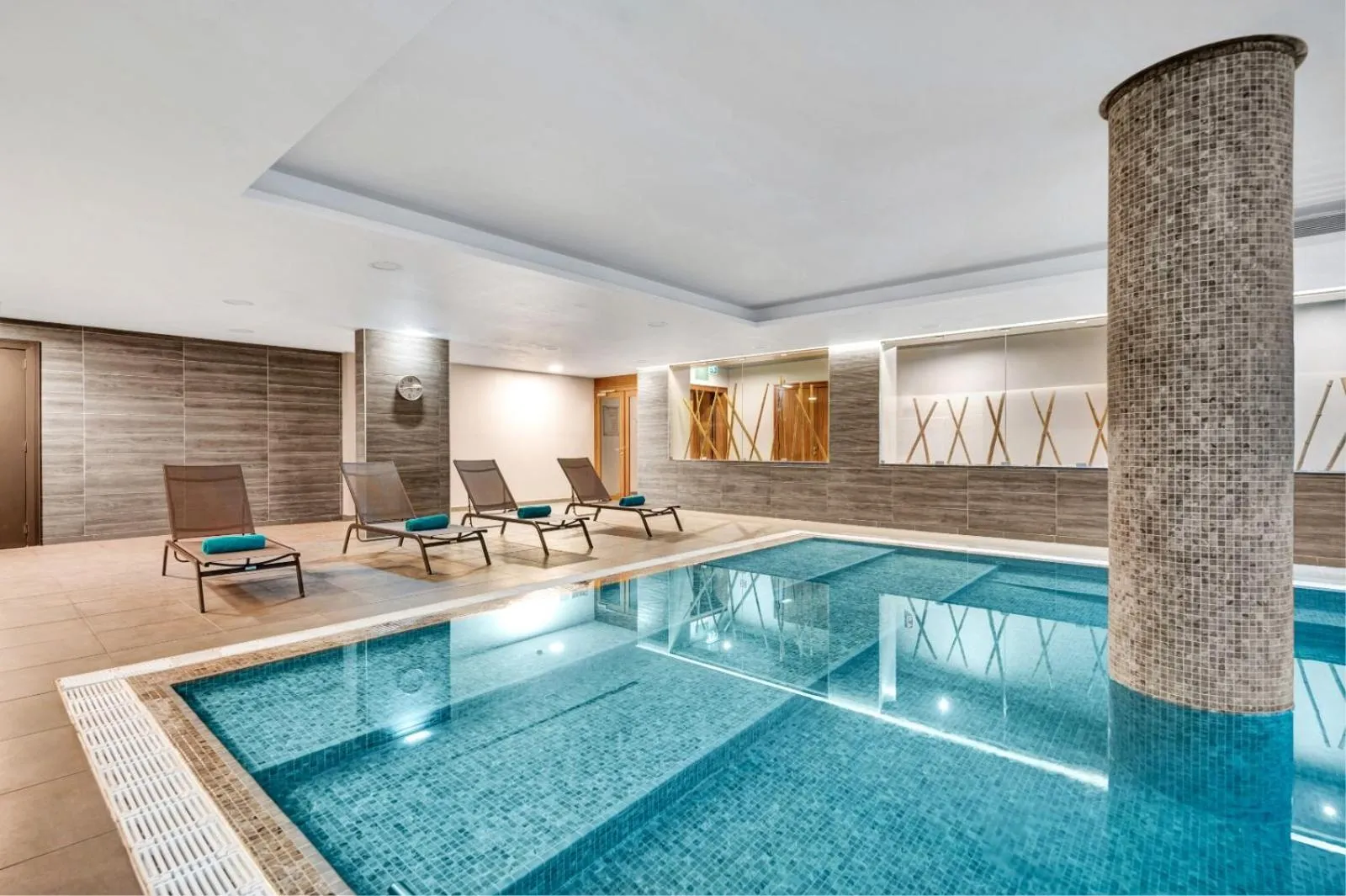 Swimming pool in Hotel Do Caracol