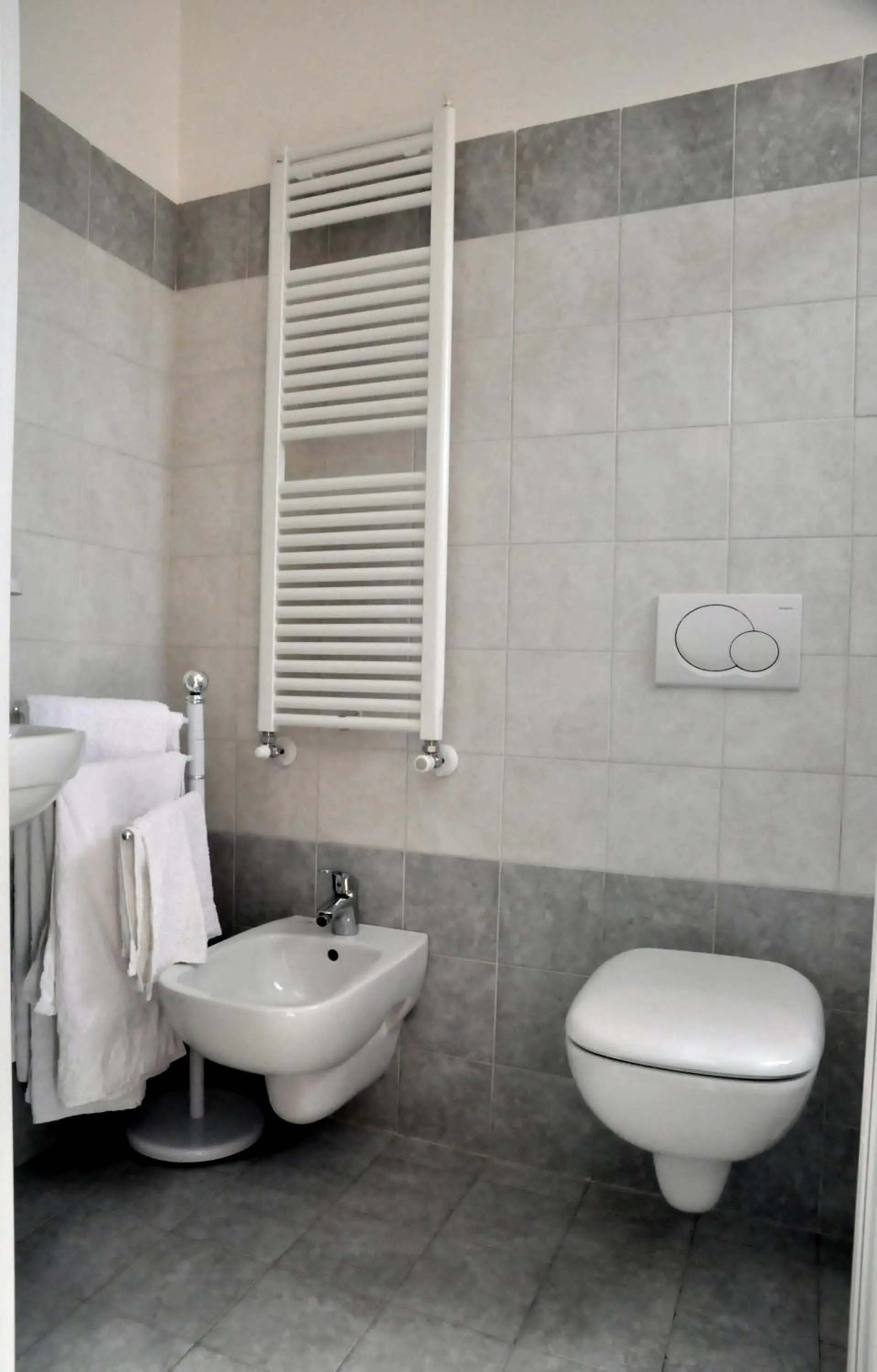 Bathroom in Hotel Holiday Beach