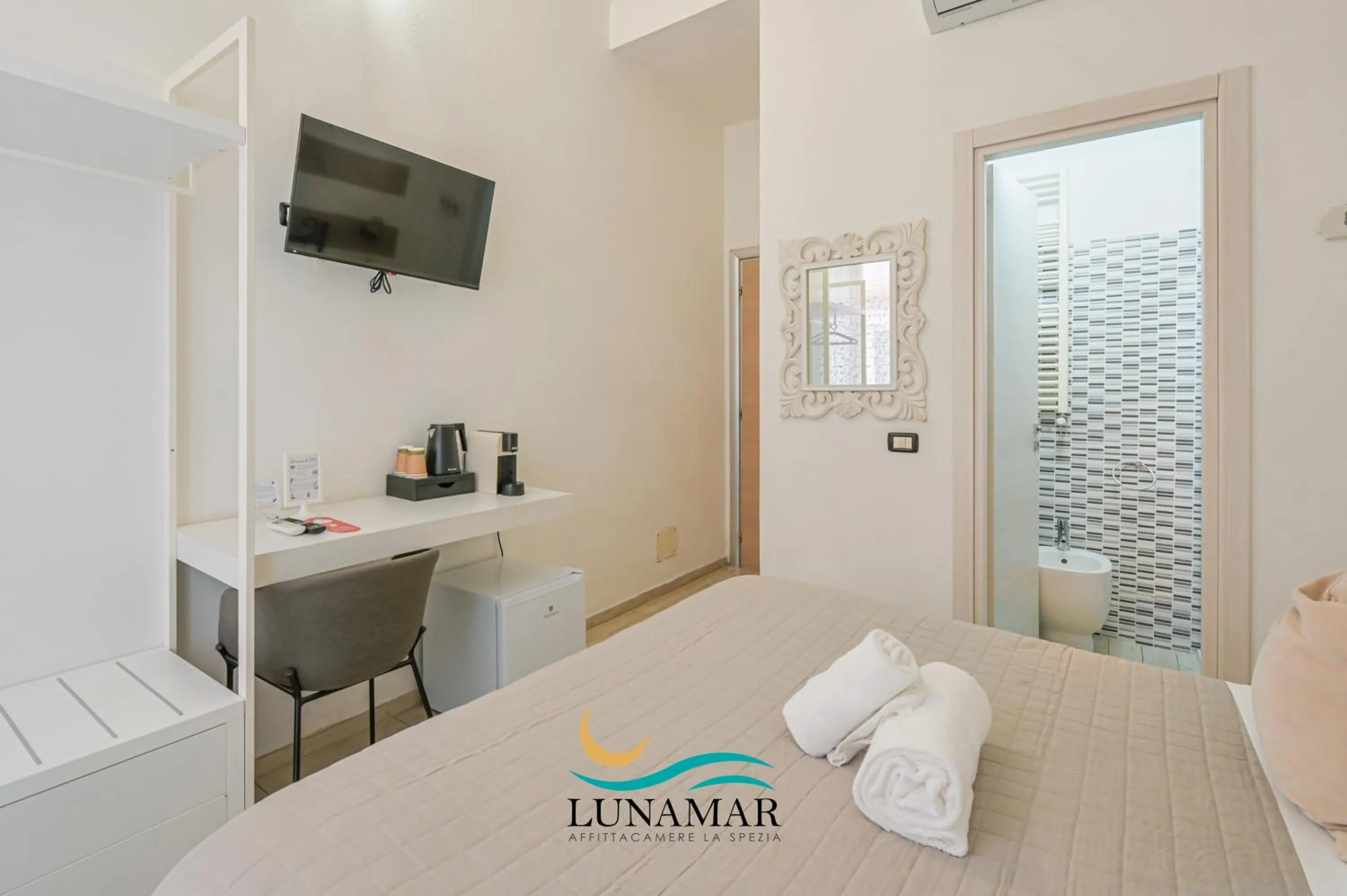 Bedroom, Bed in Affittacamere Lunamar