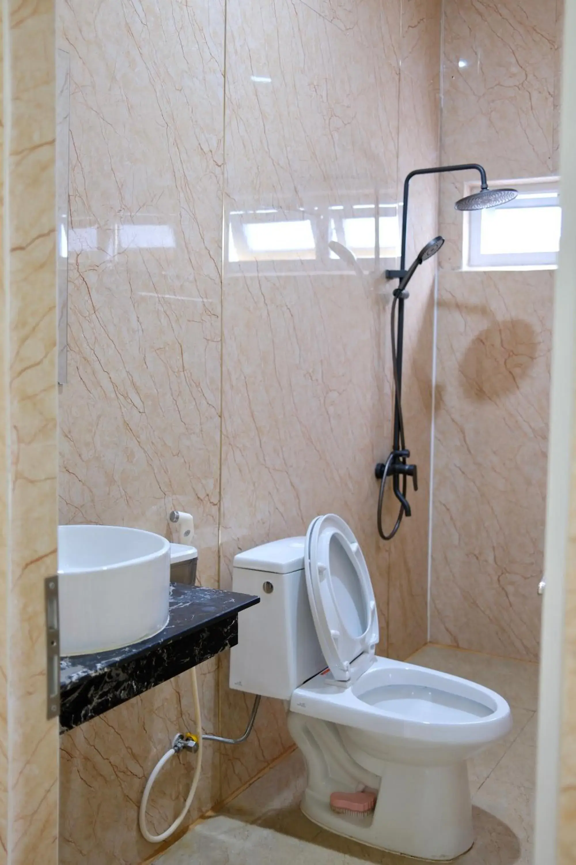 Bathroom in Kim Ngân Hotel Buôn Ma Thuột Bathroom in Kim Ngân Hotel Buôn Ma Thuột