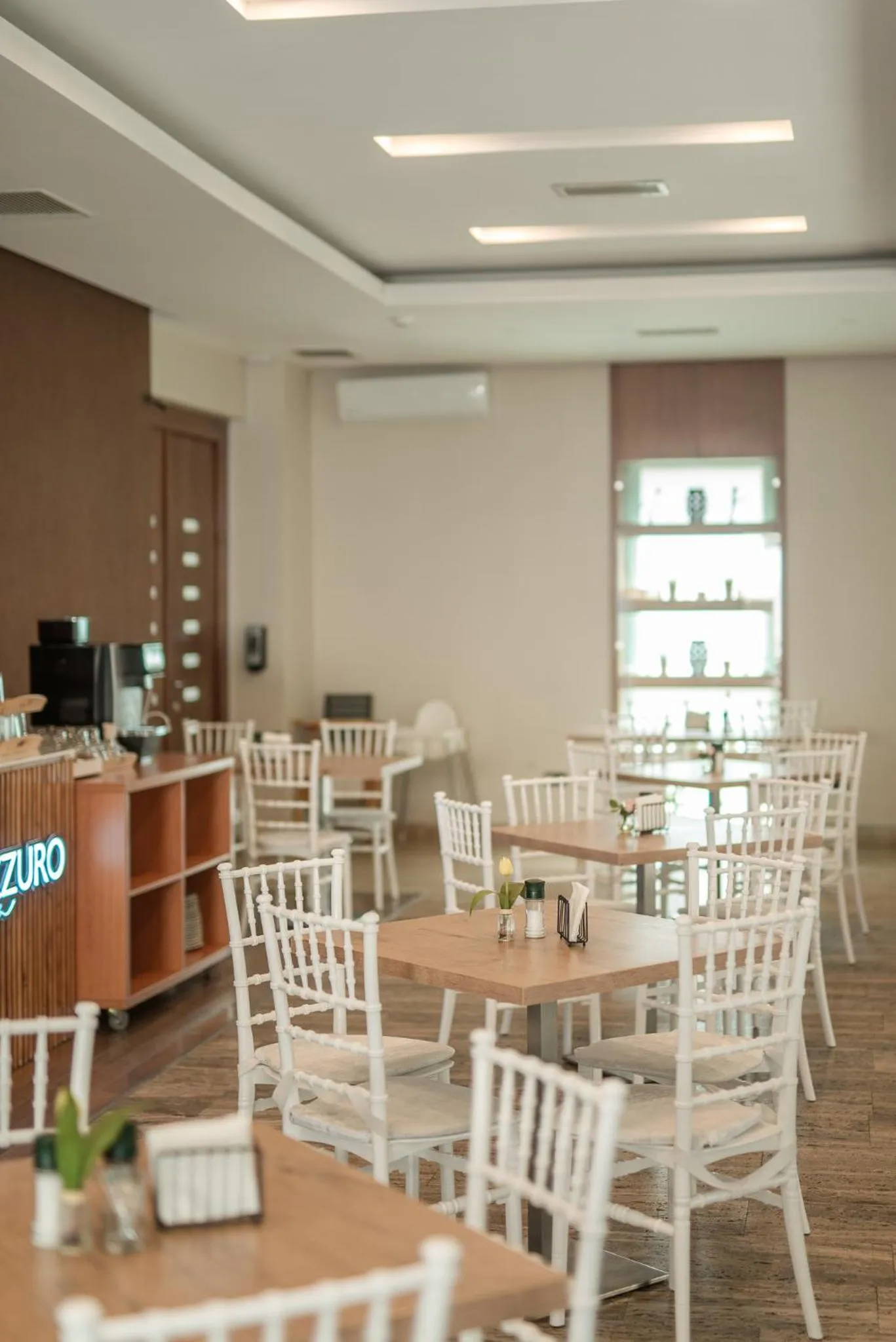 Restaurant/places to eat in HOTEL VITAL