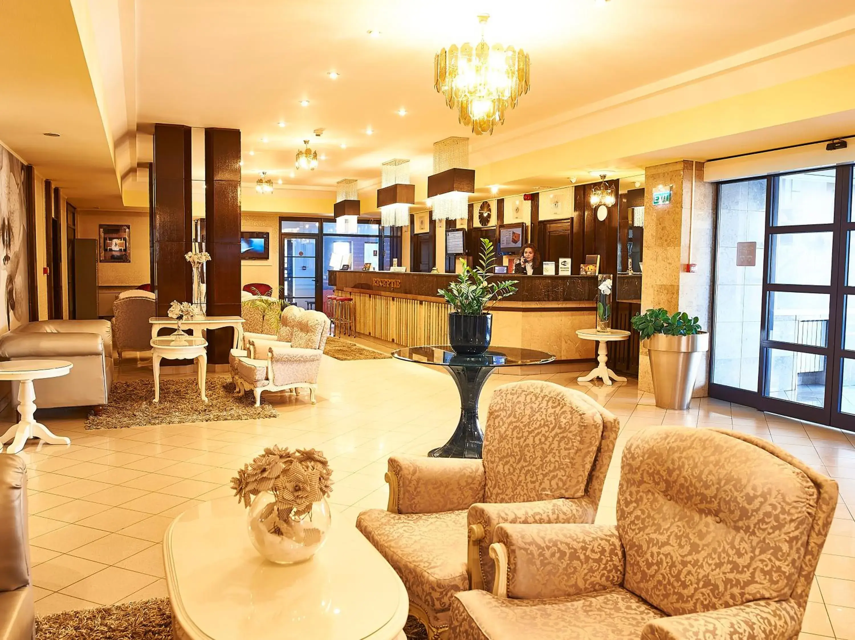 Lobby or reception in Continental Forum Tirgu Mures Lobby or reception in Continental Forum Tirgu Mures