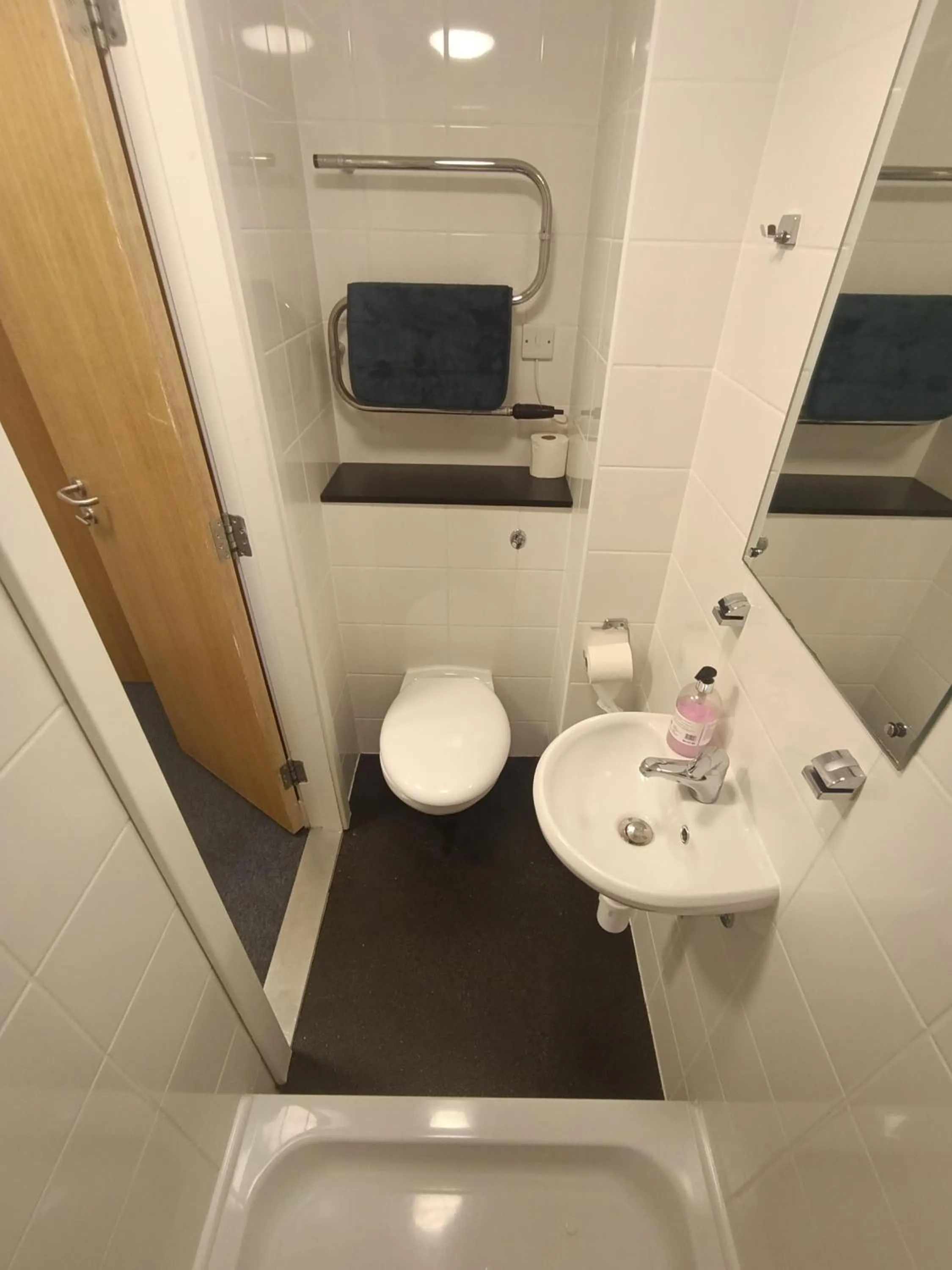 Perth Youth Hostel and Apartments