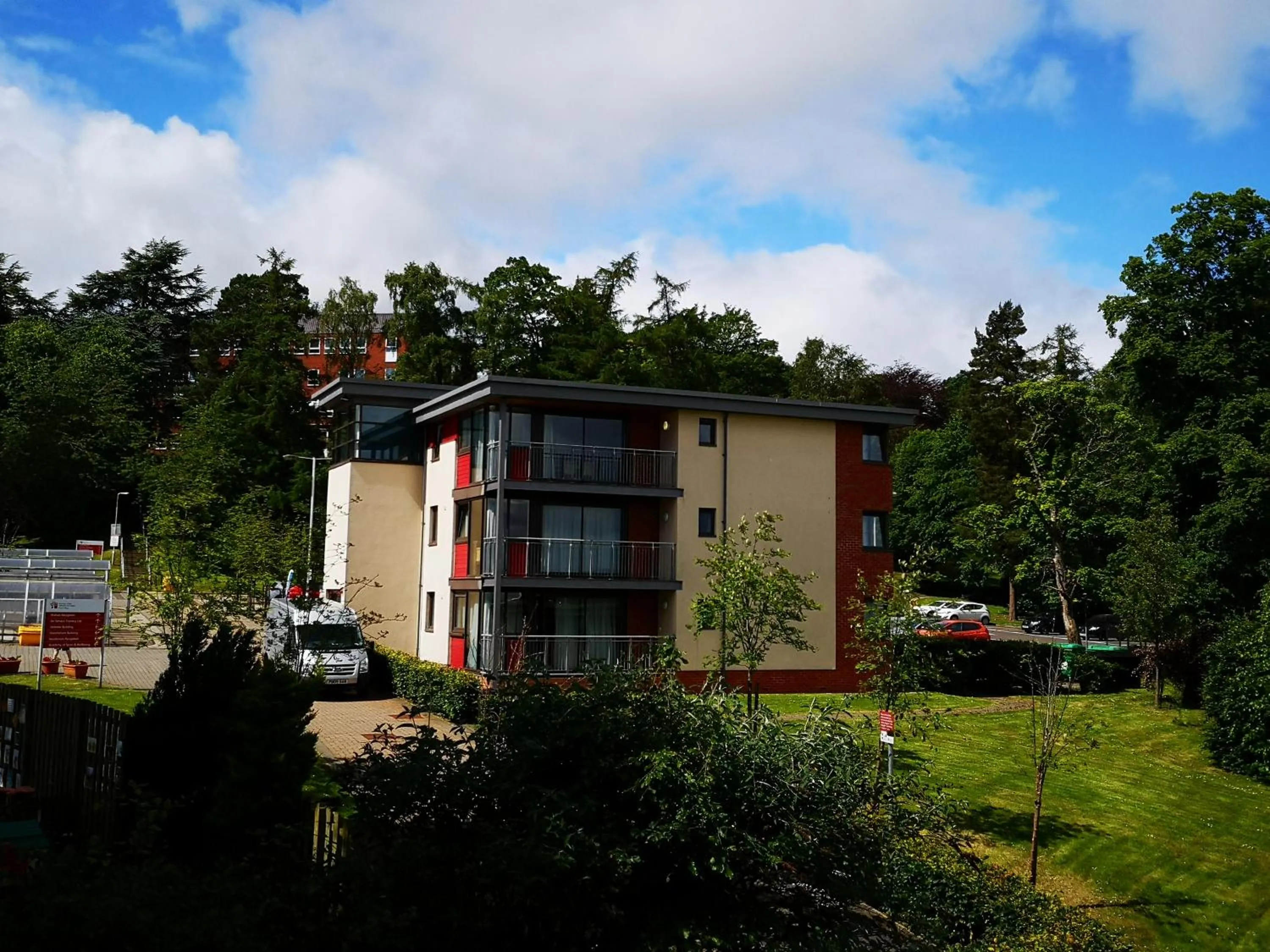 Garden in Perth Youth Hostel and Apartments