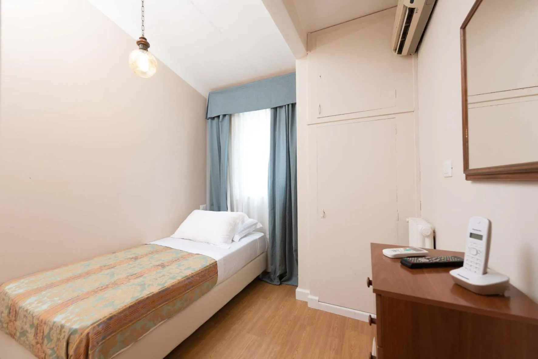 Bed in Hotel La Pace