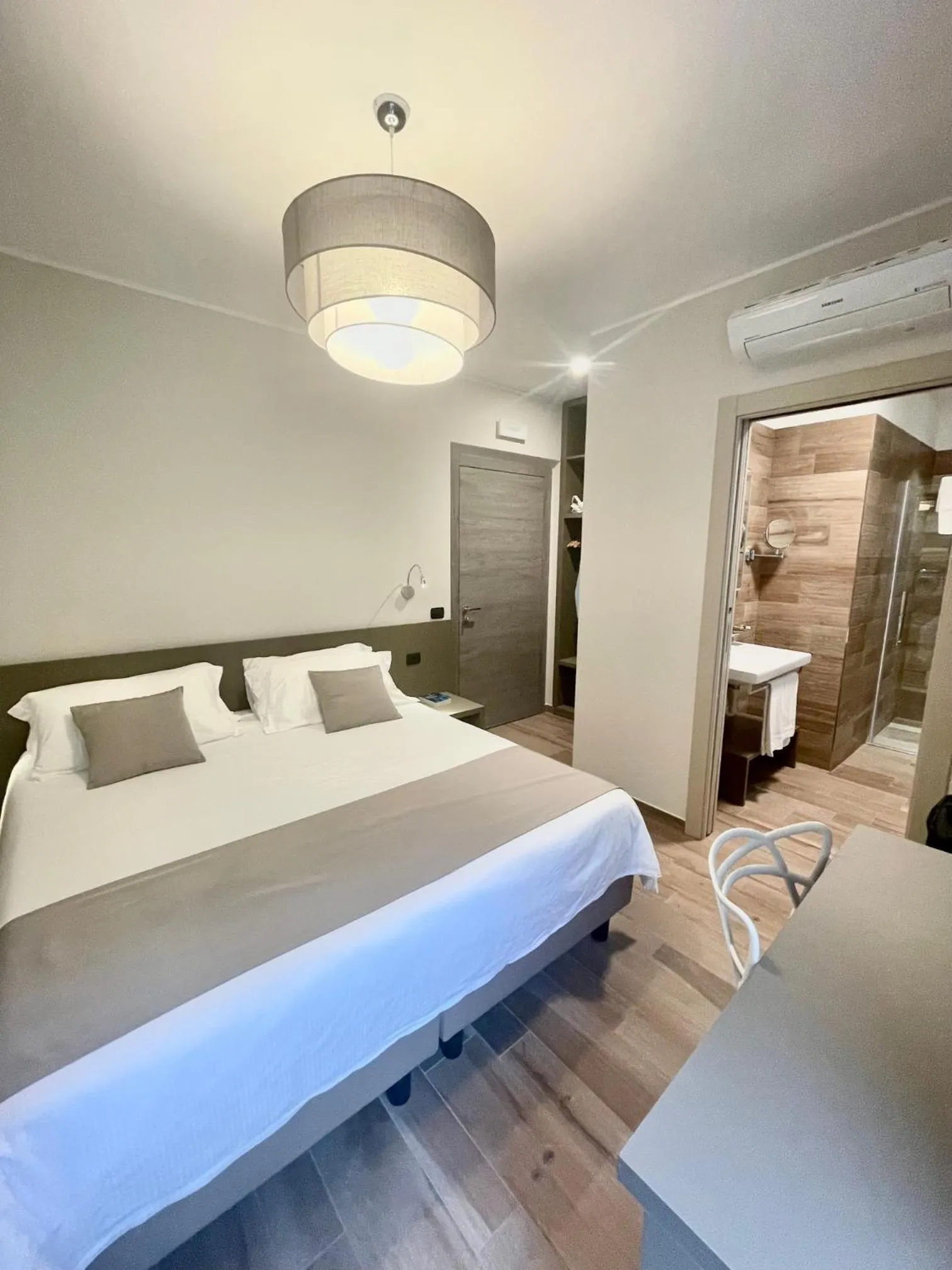 Photo of the whole room, Bed in Hotel Baia di Paré