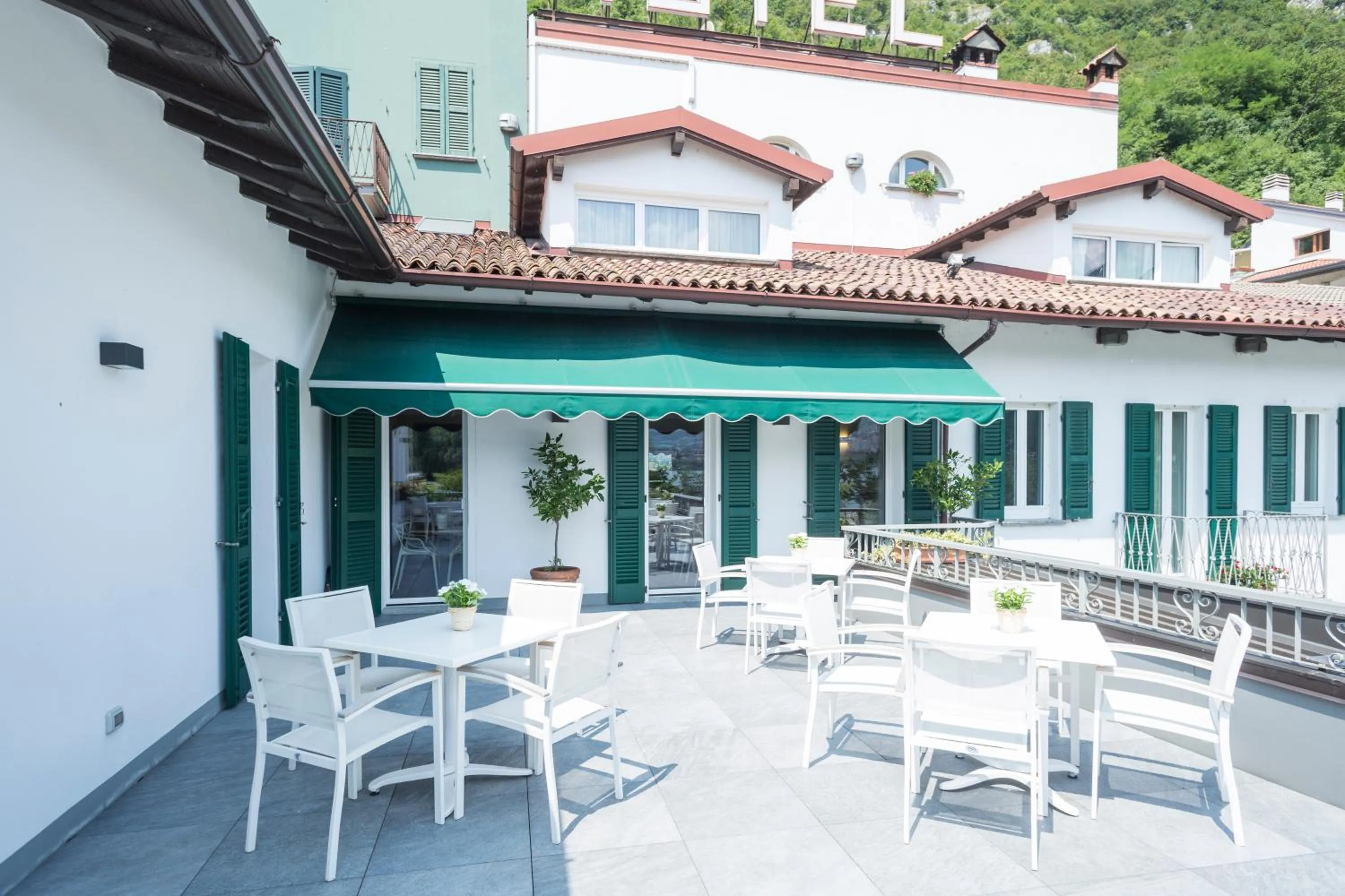 Property building in Hotel Baia di Paré