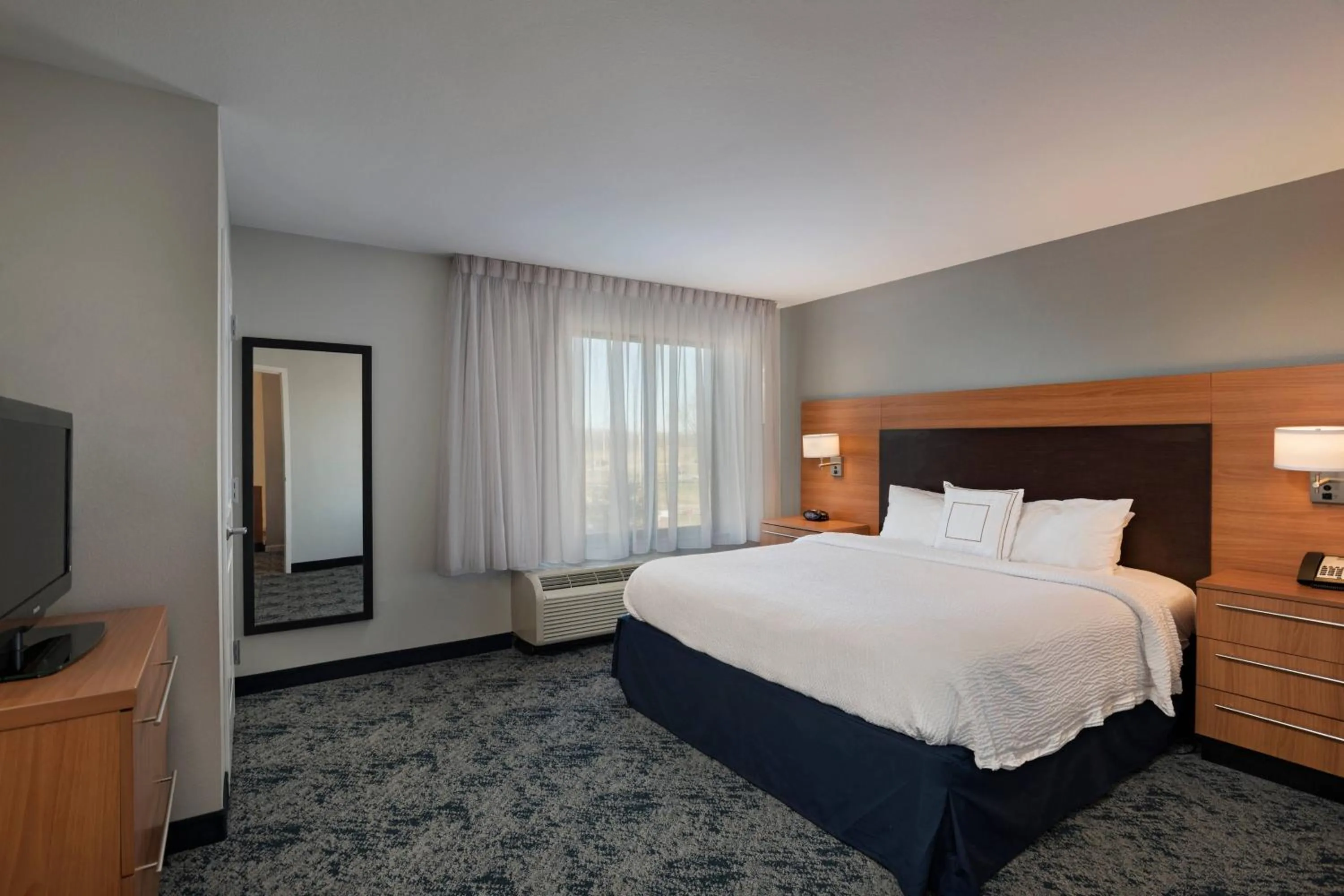 Bedroom, Bed in TownePlace Suites by Marriott Monroe