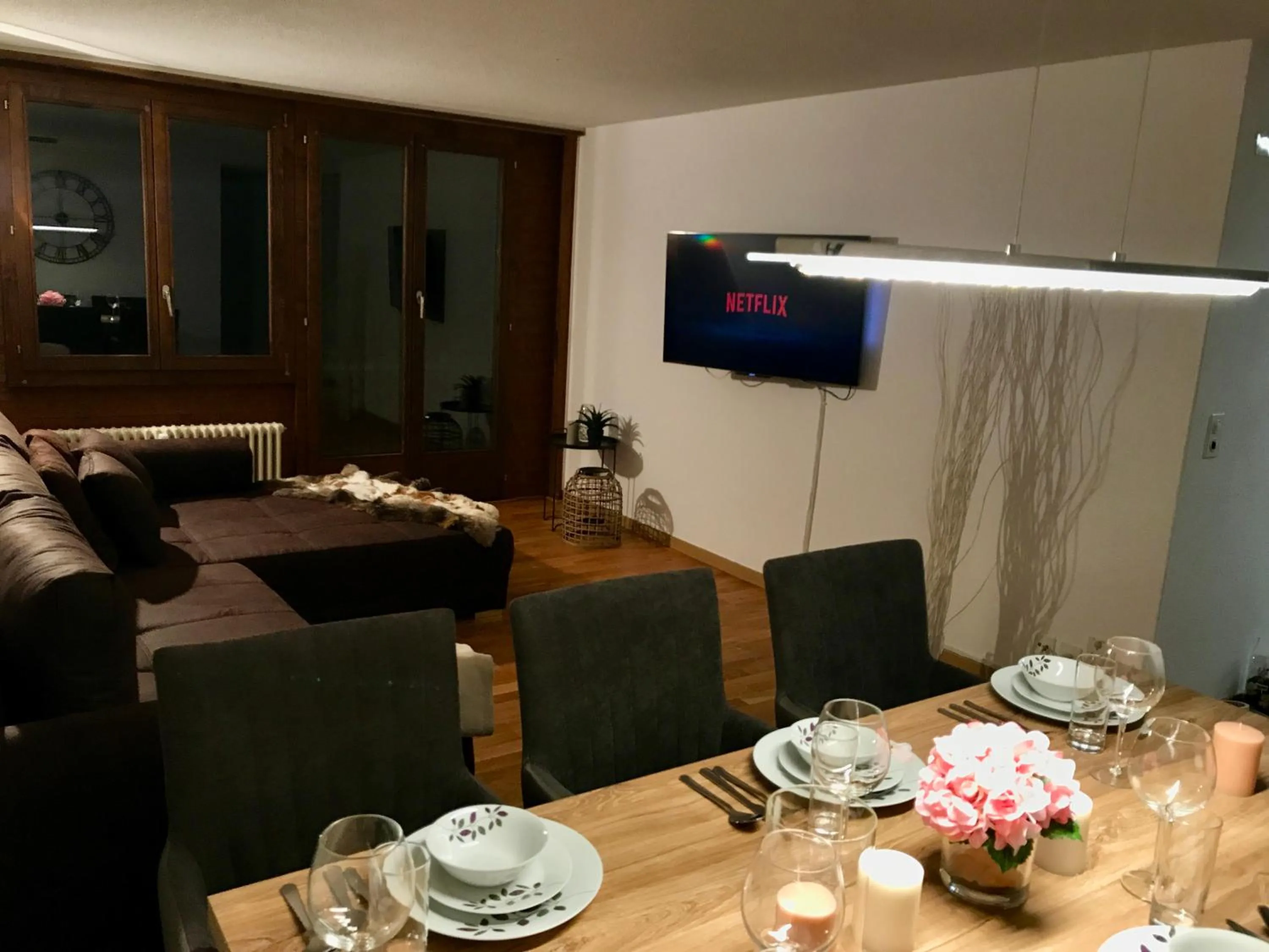 TV and multimedia in Breathtaking Waterfall Apartment