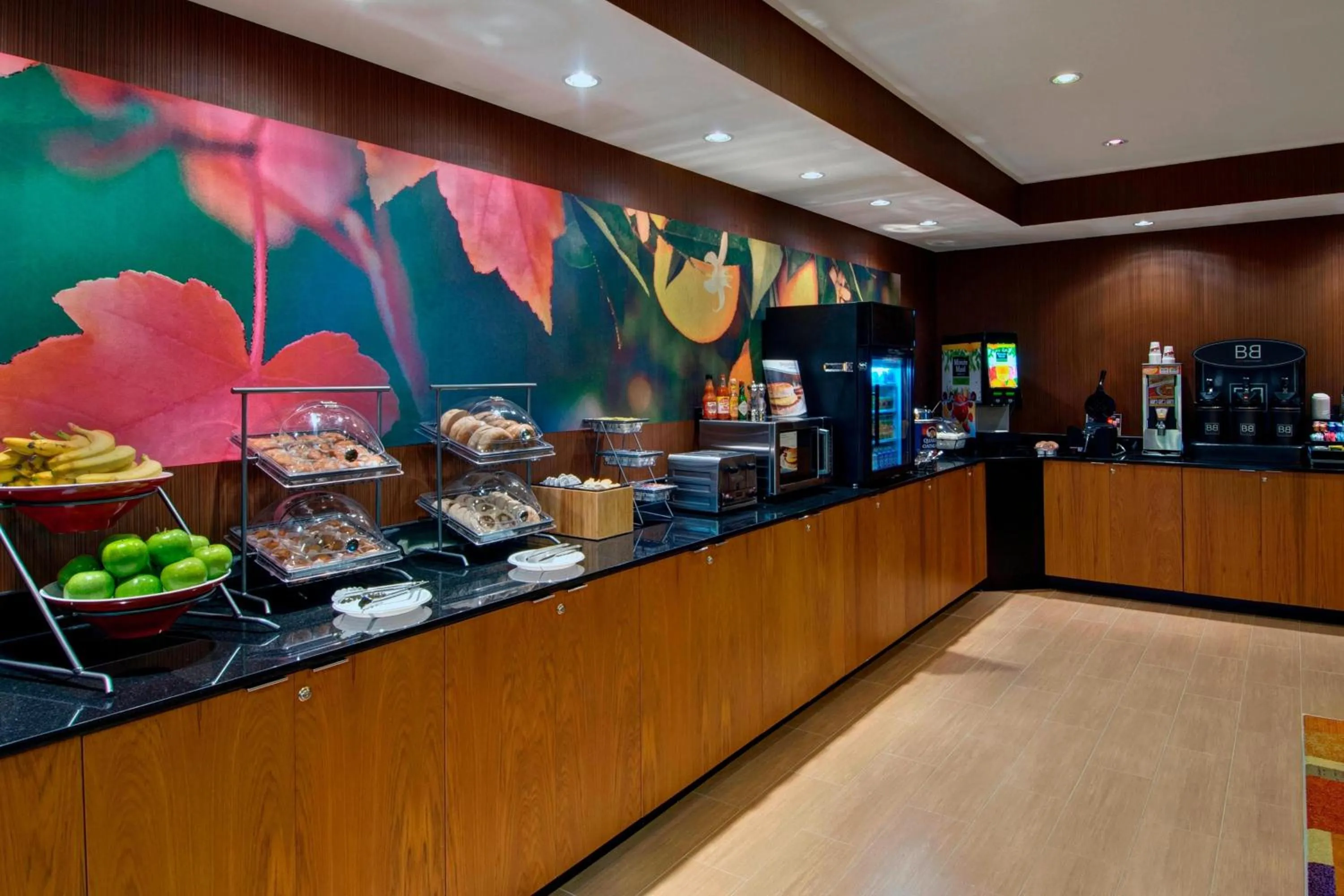 Breakfast in Fairfield Inn & Suites by Marriott Fort Worth I-30 West Near NAS JRB