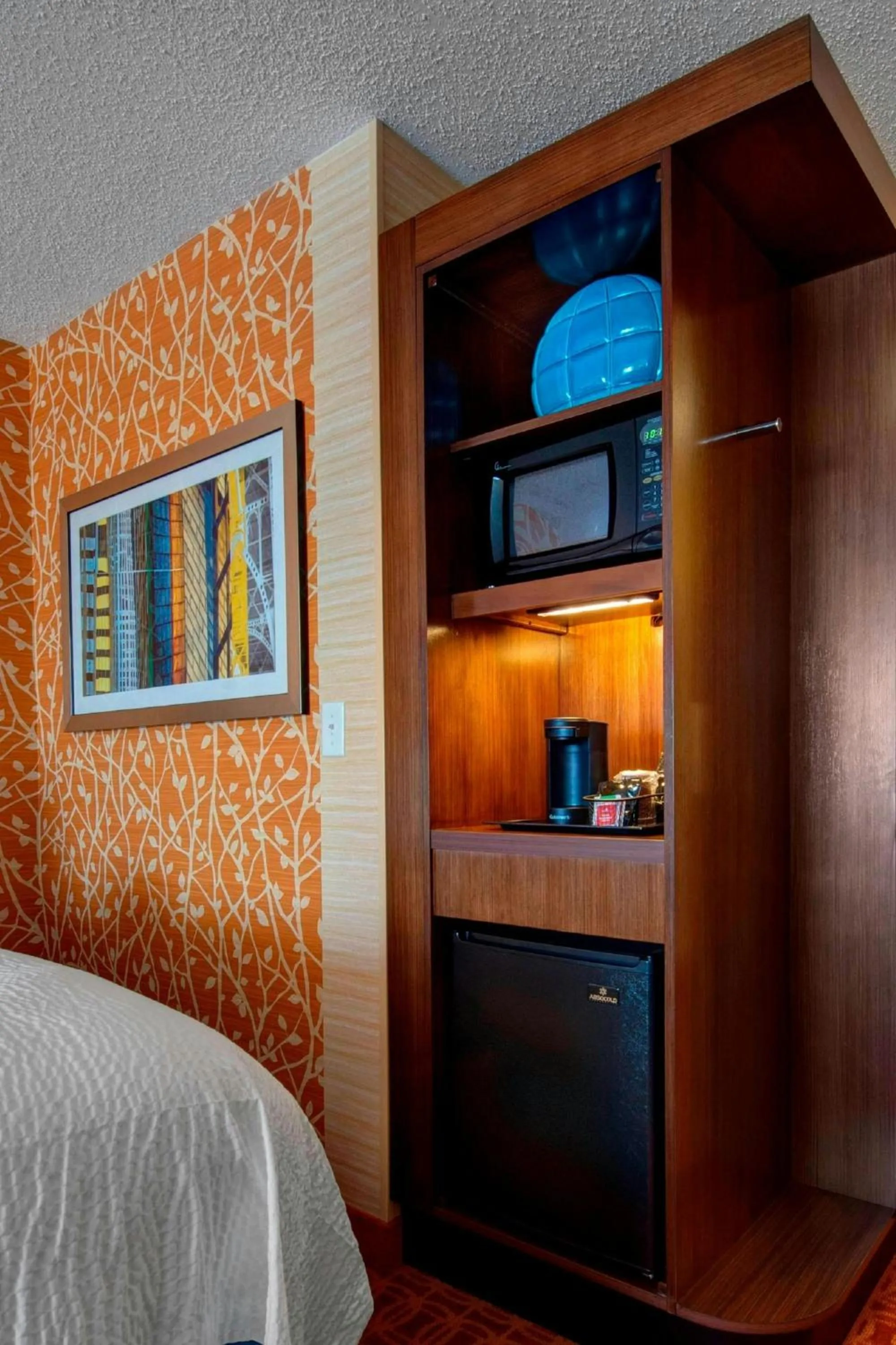 Photo of the whole room, Bed in Fairfield Inn & Suites by Marriott Fort Worth I-30 West Near NAS JRB