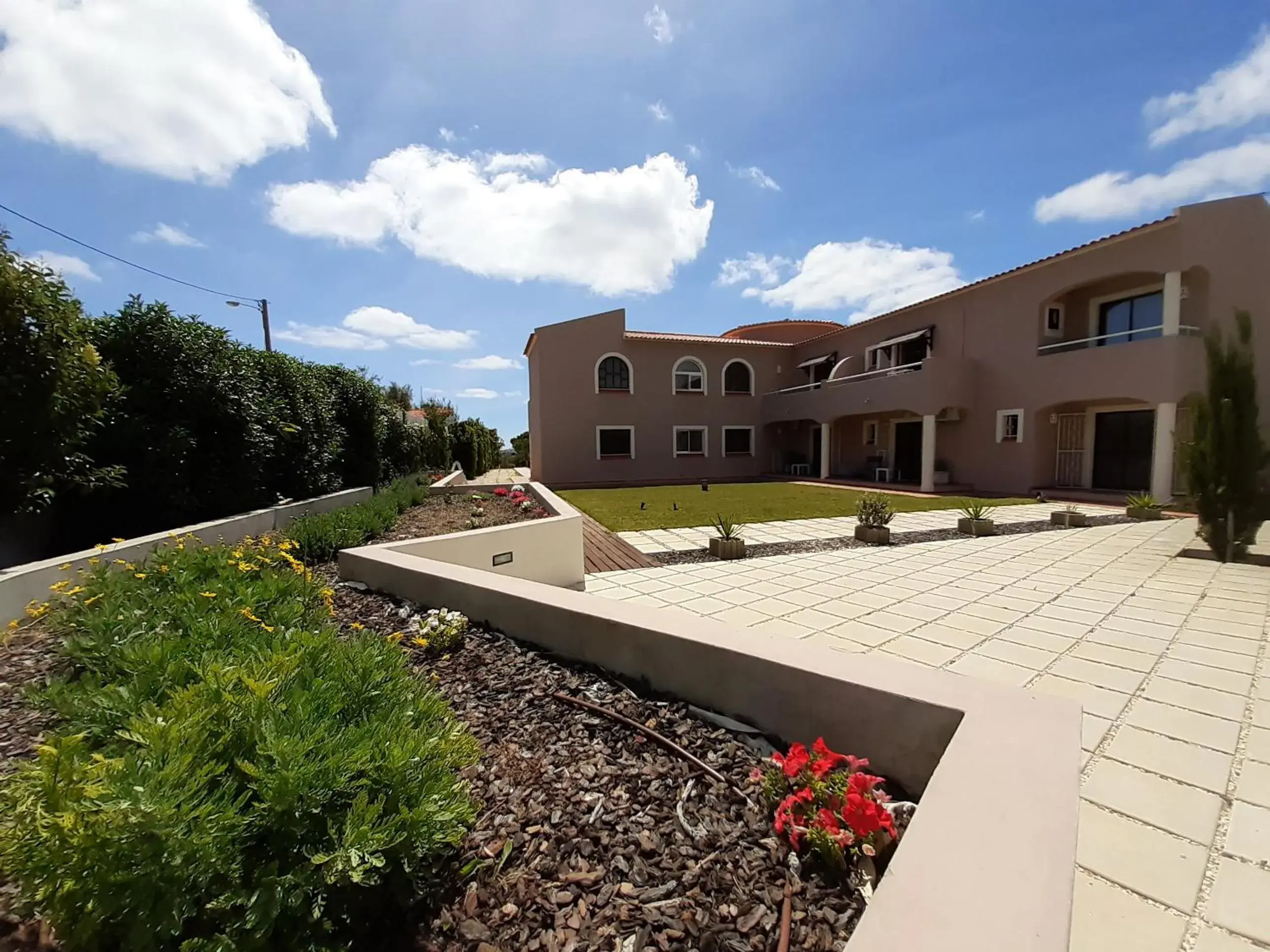 Property building in Casa Rosa Montes Property building in Casa Rosa Montes