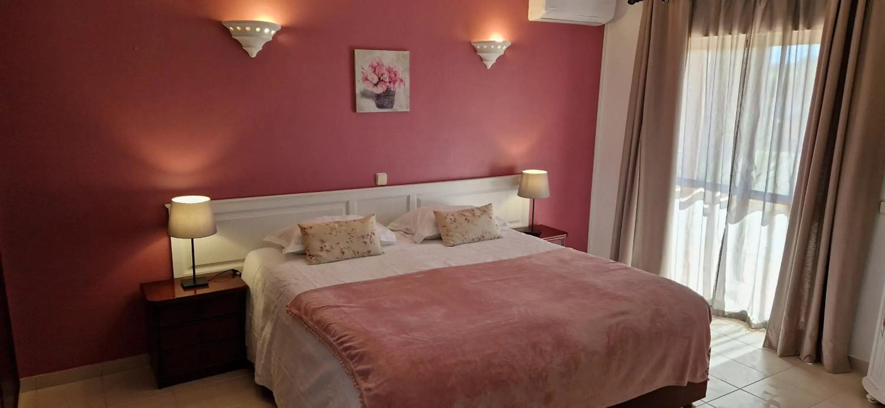 Double Room with Garden View - single occupancy in Casa Rosa Montes Double Room with Garden View - single occupancy in Casa Rosa Montes