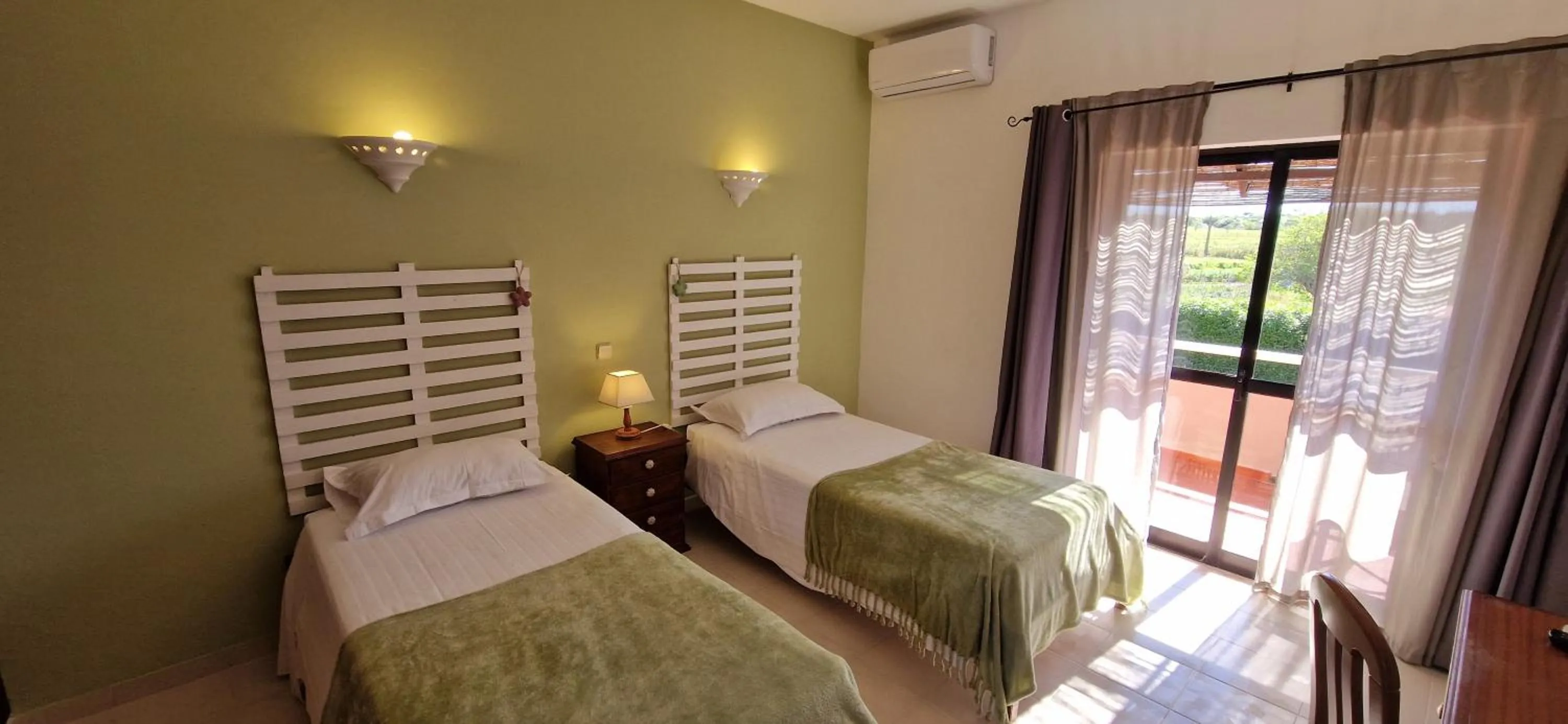 Bedroom, Bed in Casa Rosa Montes