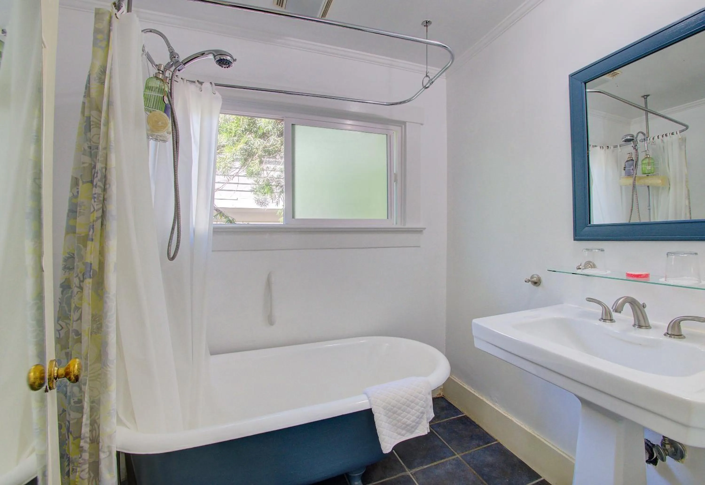 Bathroom in Secret Garden Inn & Cottages