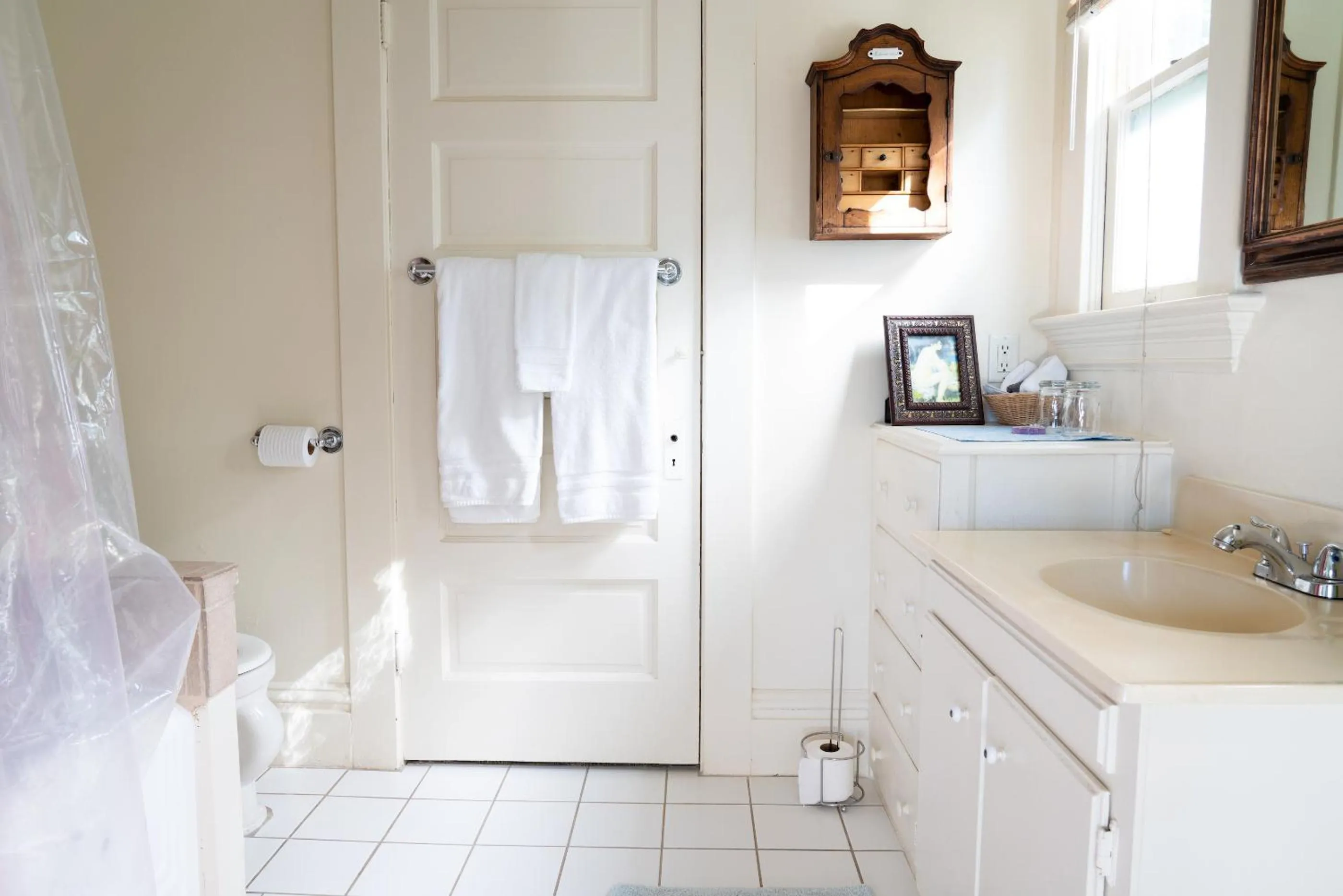 Bathroom in Secret Garden Inn & Cottages