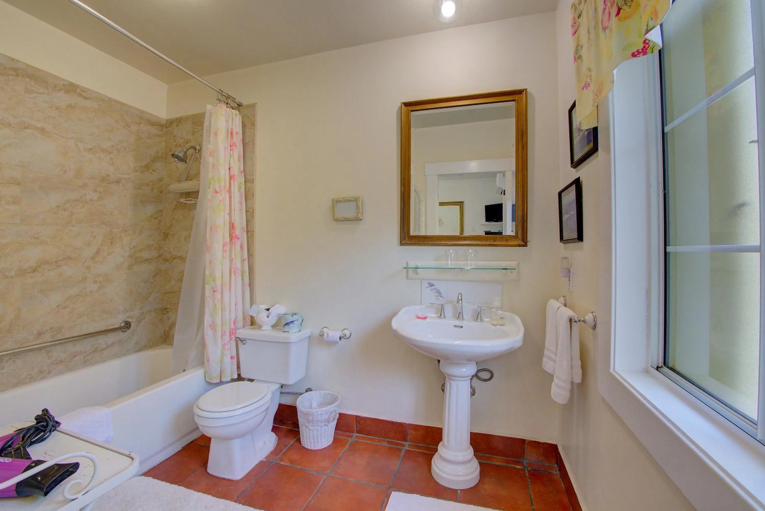 Bathroom in Secret Garden Inn & Cottages