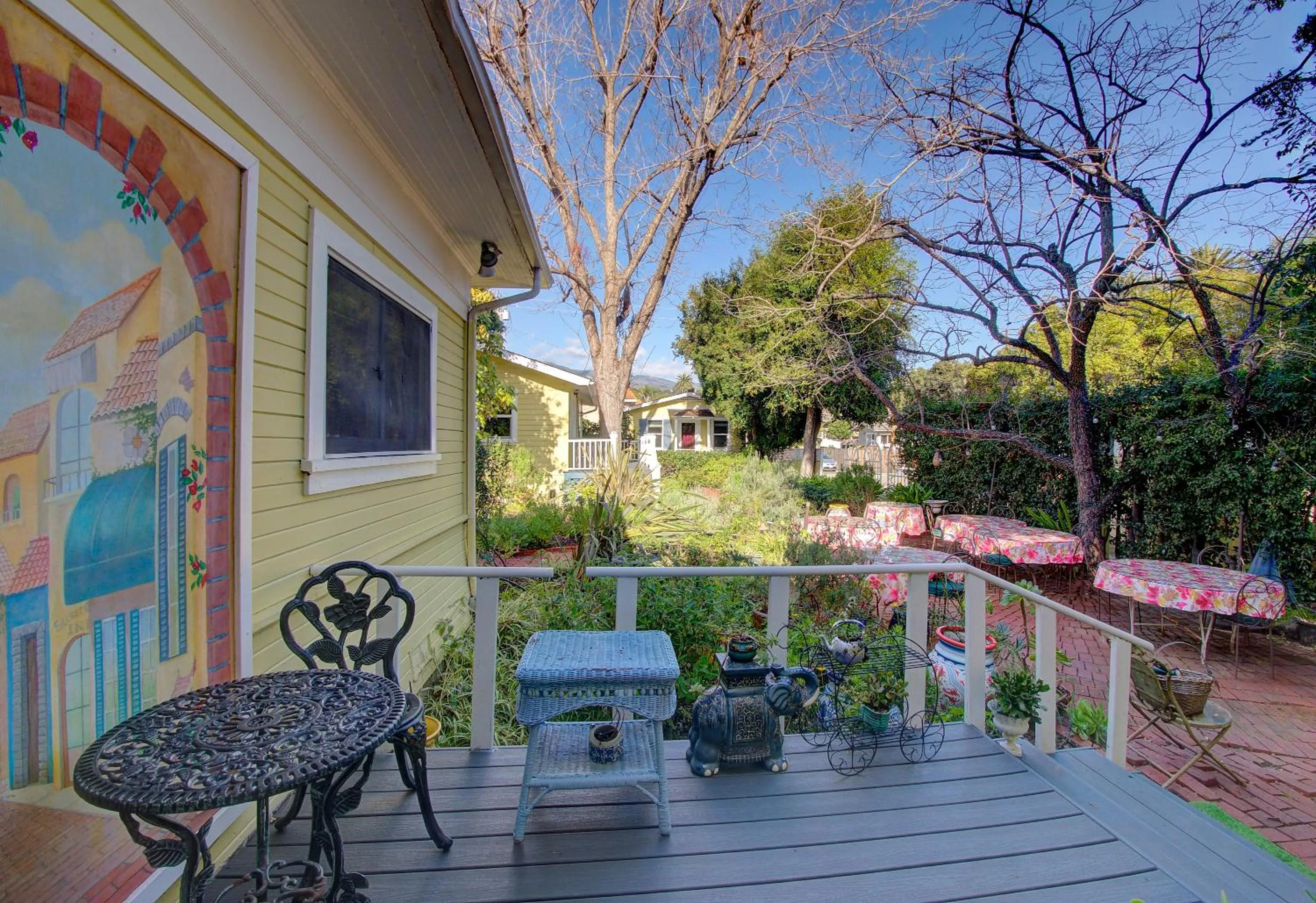 Breakfast in Secret Garden Inn & Cottages