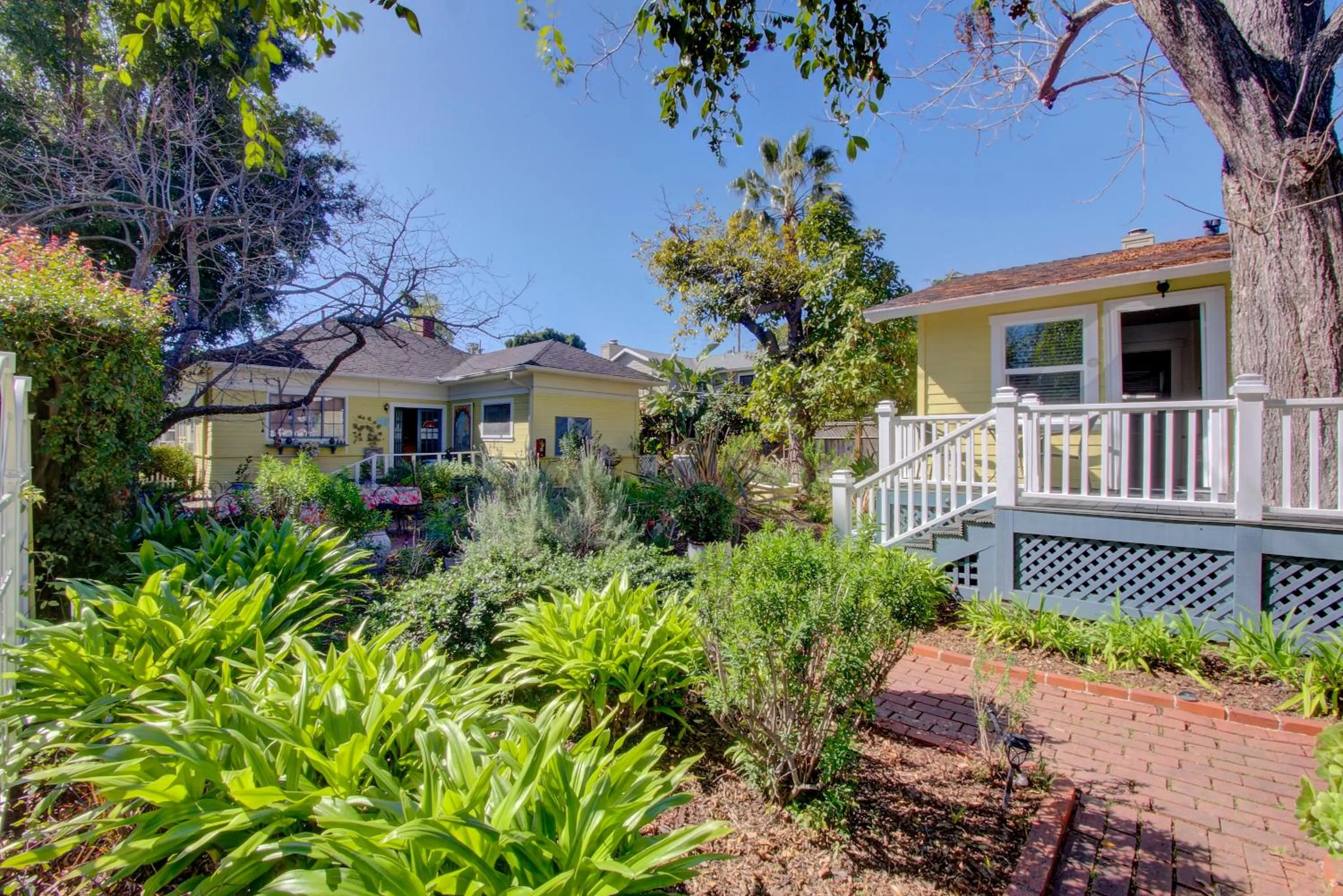 Garden in Secret Garden Inn & Cottages