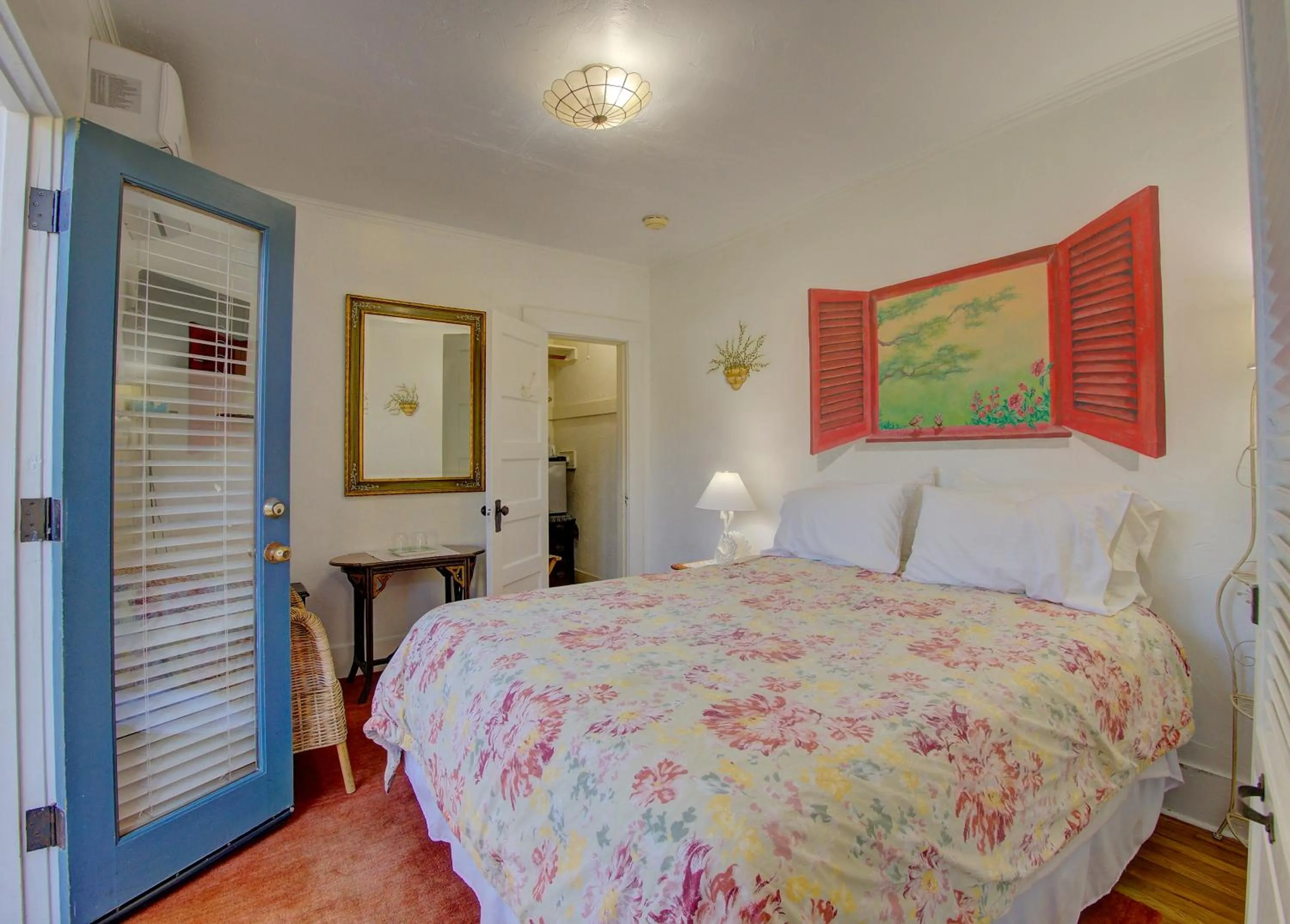 Bedroom, Bed in Secret Garden Inn & Cottages