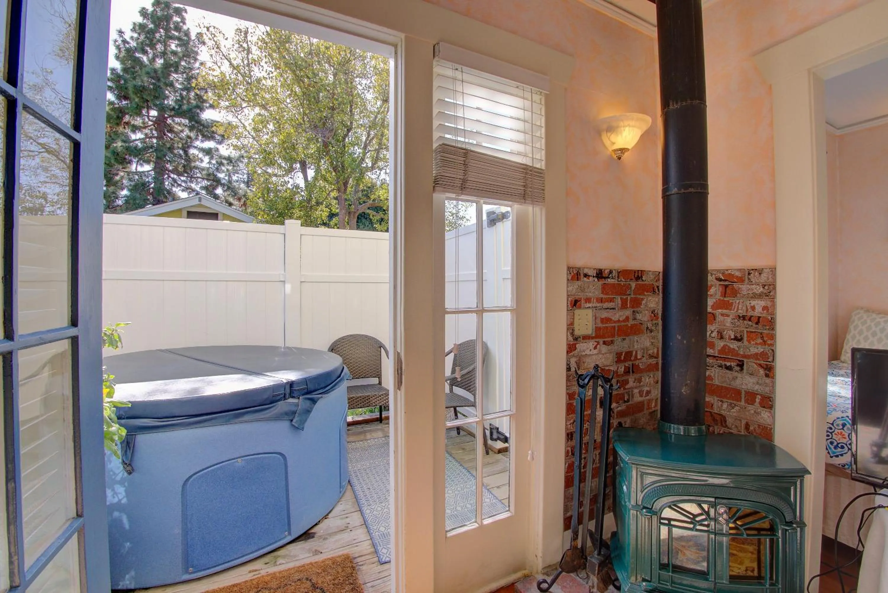 Inner courtyard view in Secret Garden Inn & Cottages